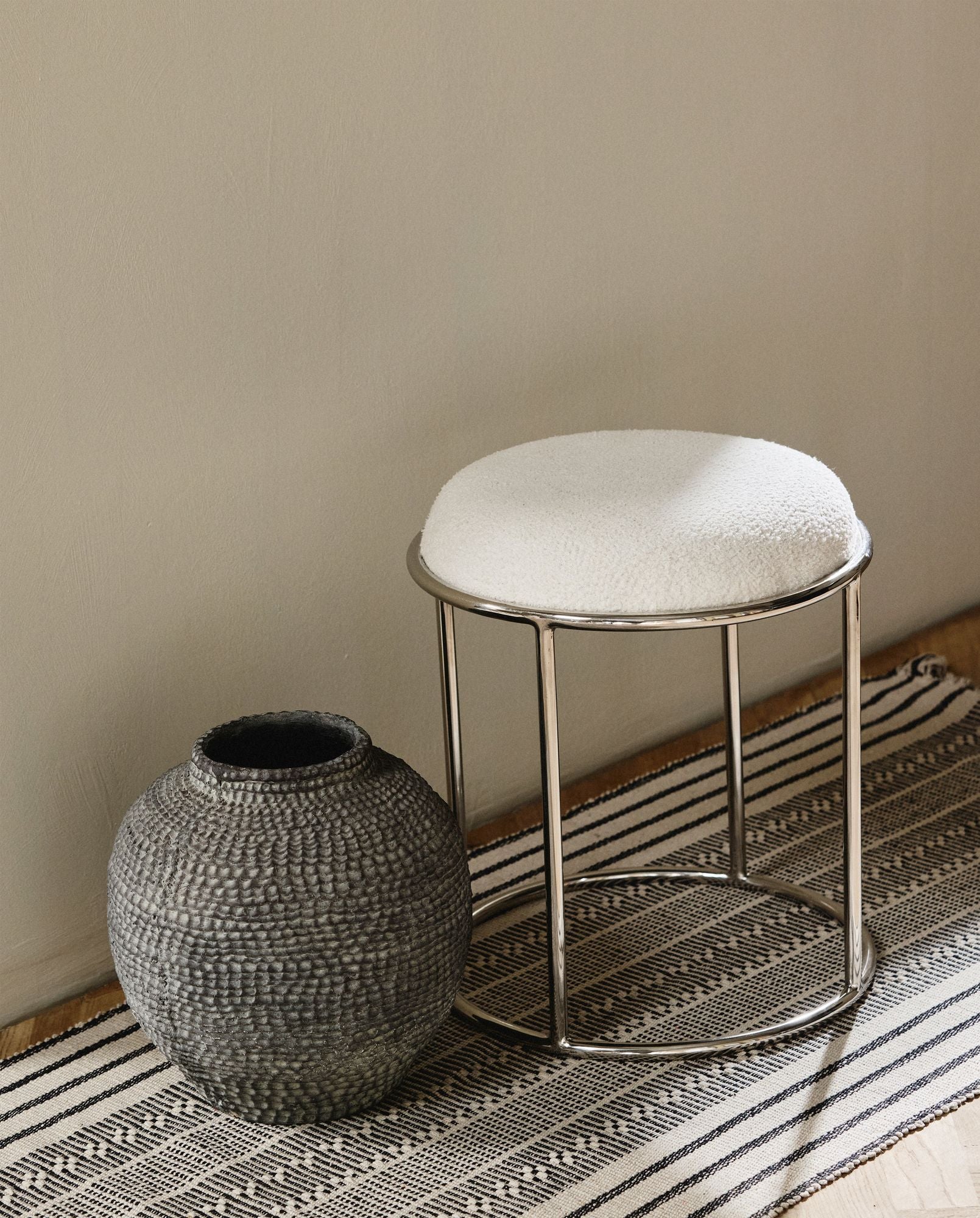 KOMATI Hocker Elfenbein Modernes Leichtes Design mit Gepolsterter Sitzfläche