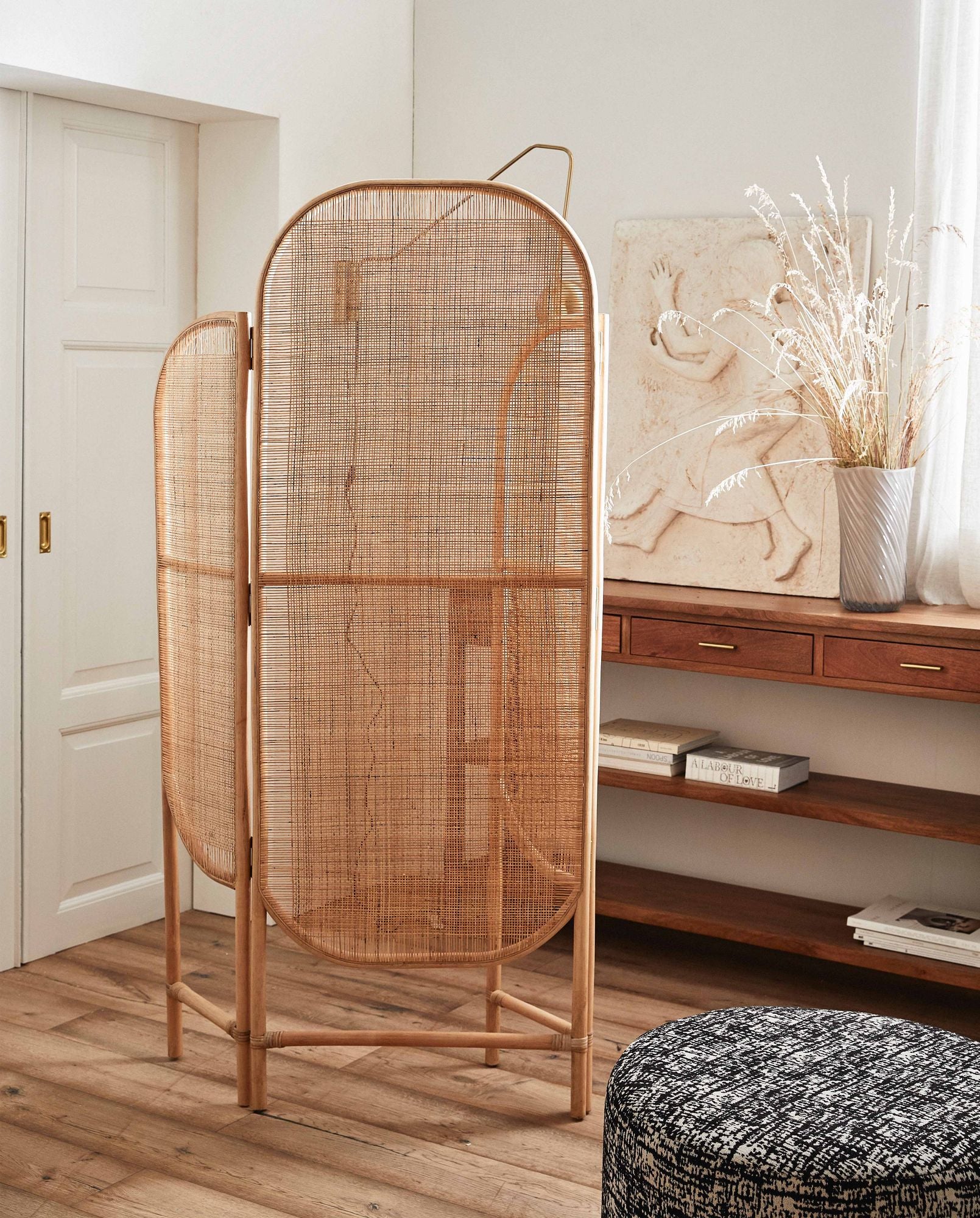 HELLE Glasvase mit Twist Design für Moderne Eleganz und Vielseitige Tisch Oder Bodendekoration