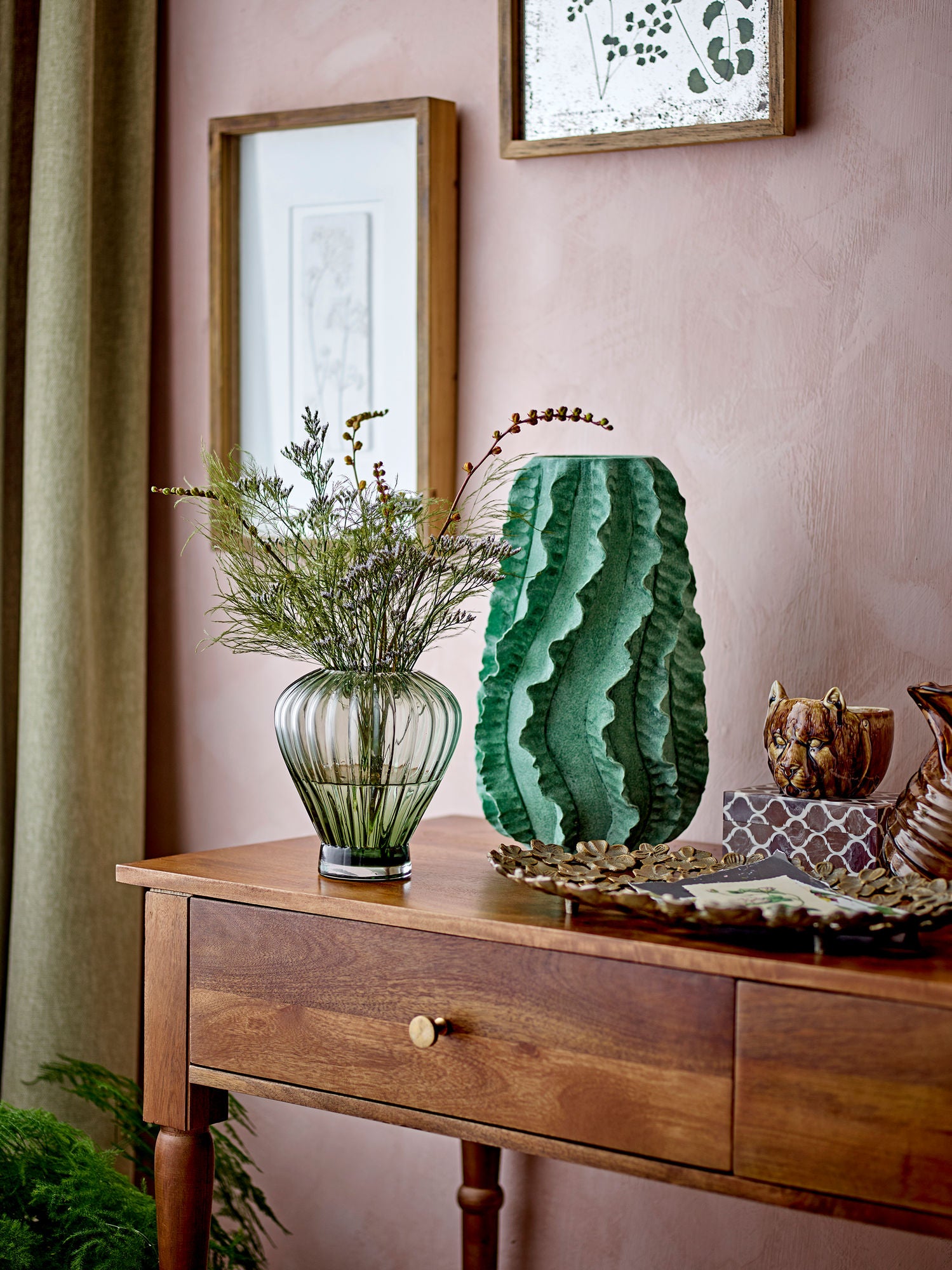 Mey Illustration mit Rahmen, Natur, Tannenholz