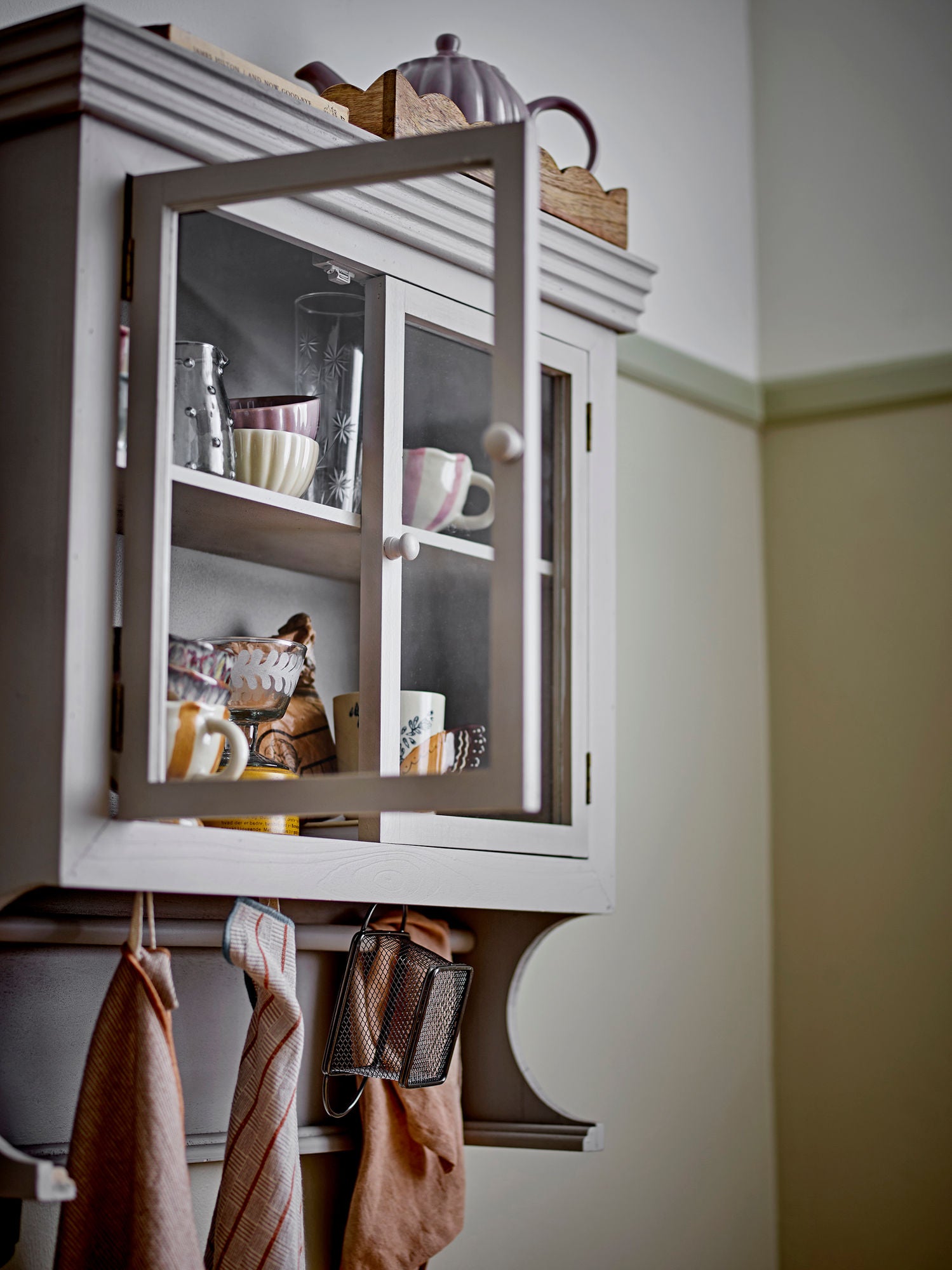 Pilu Hängeschrank Vitrine, Grau, Tannenholz