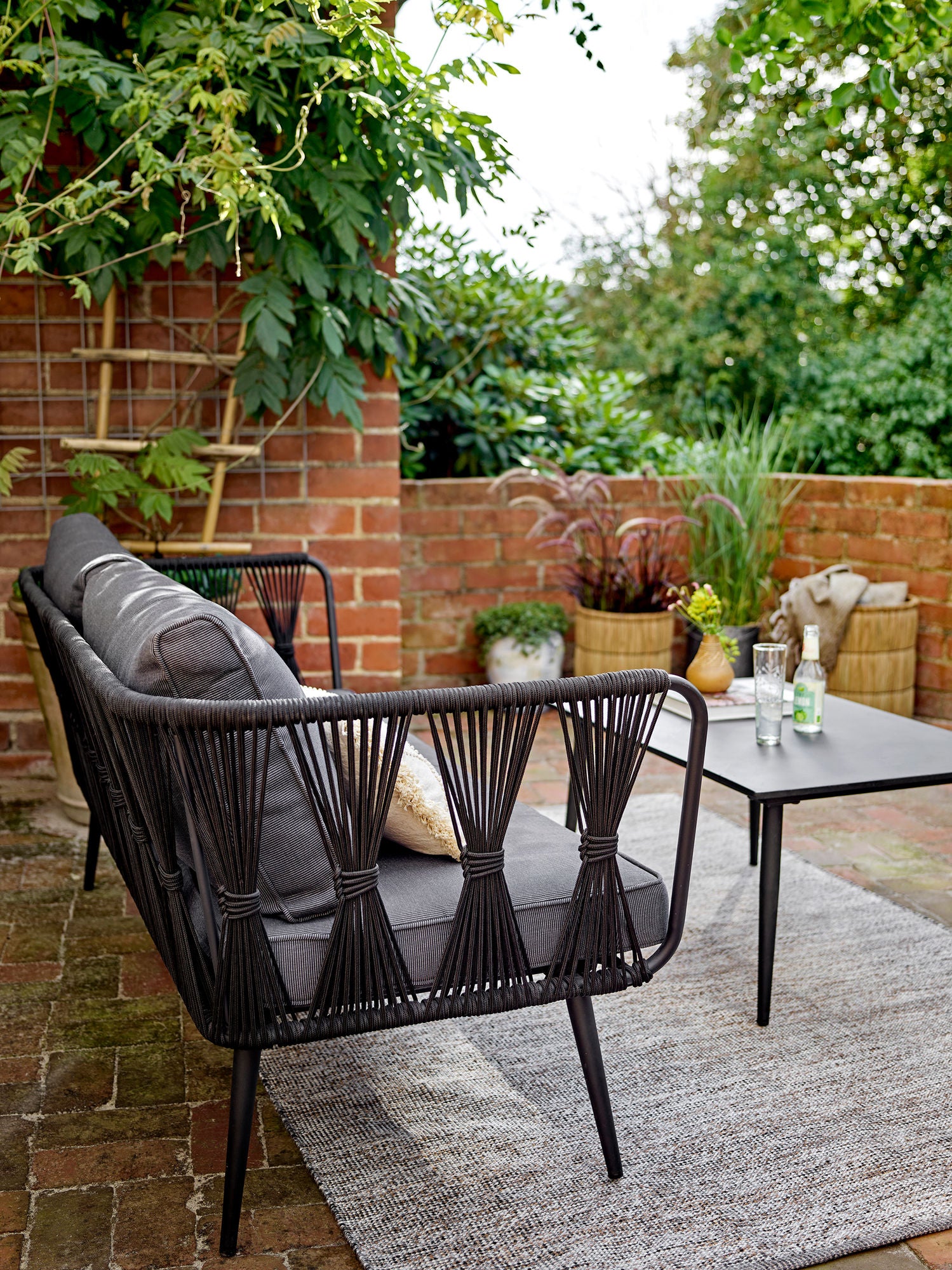 Pavone Couchtisch Schwarz Robuste Metallkonstruktion Vielseitig für Garten