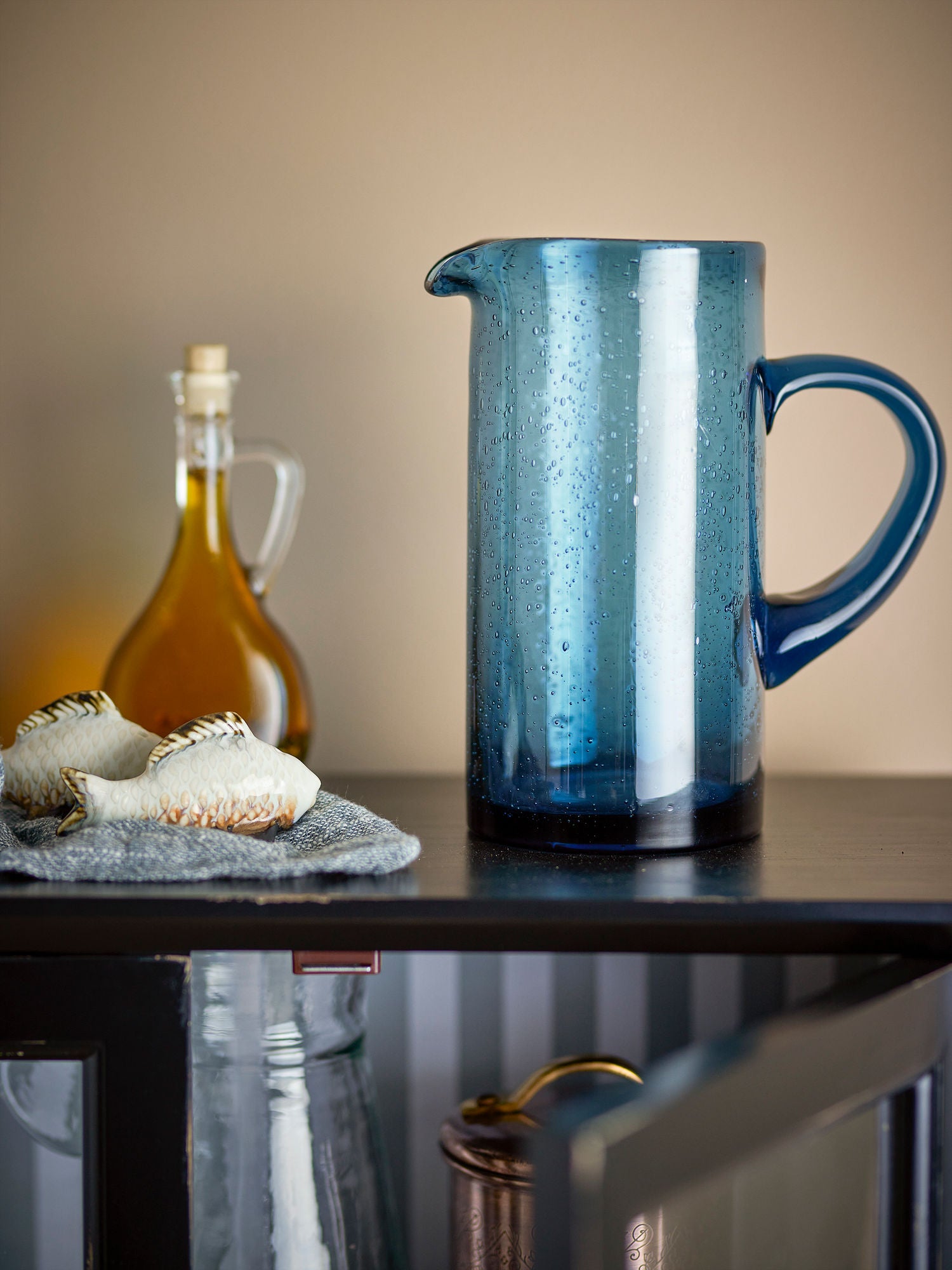 Tabby Krug Blaues Mundgeblasenes Glas Unikat mit Blasenstruktur