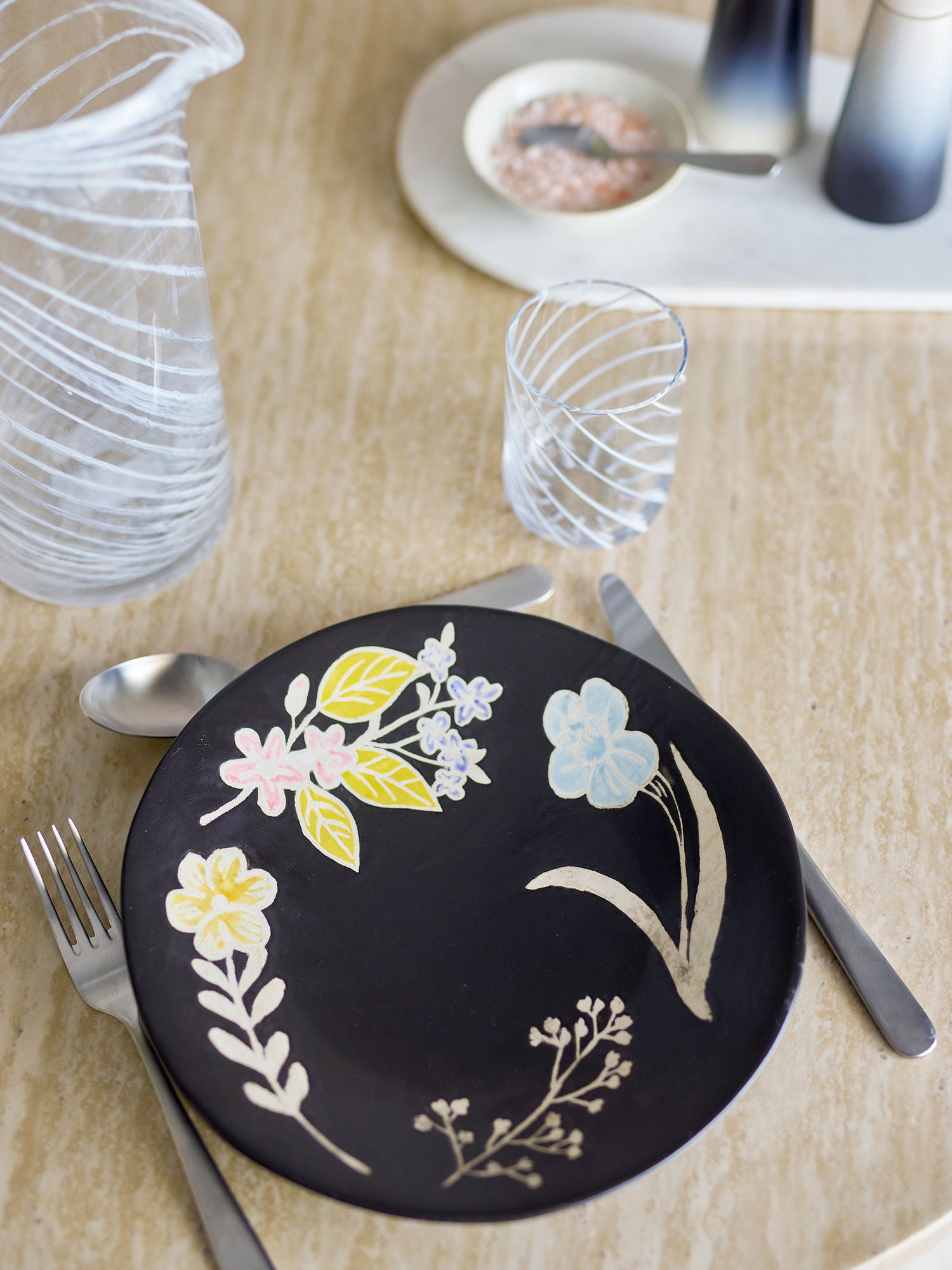 Amberly Serviertablett Bunt Aus Steingut mit Geprägtem Blumenmuster