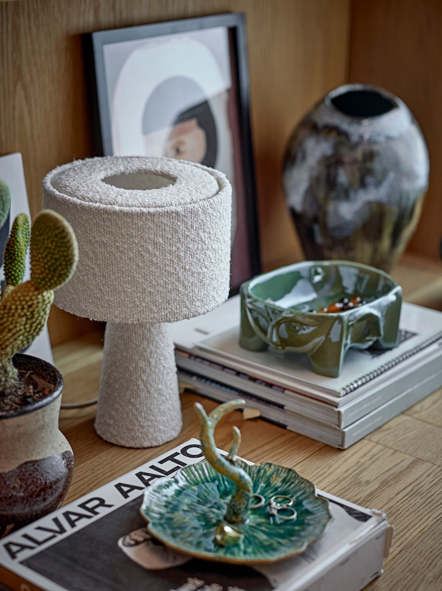 Emmie Tischlampe, Bouclé-Optik, Weiß