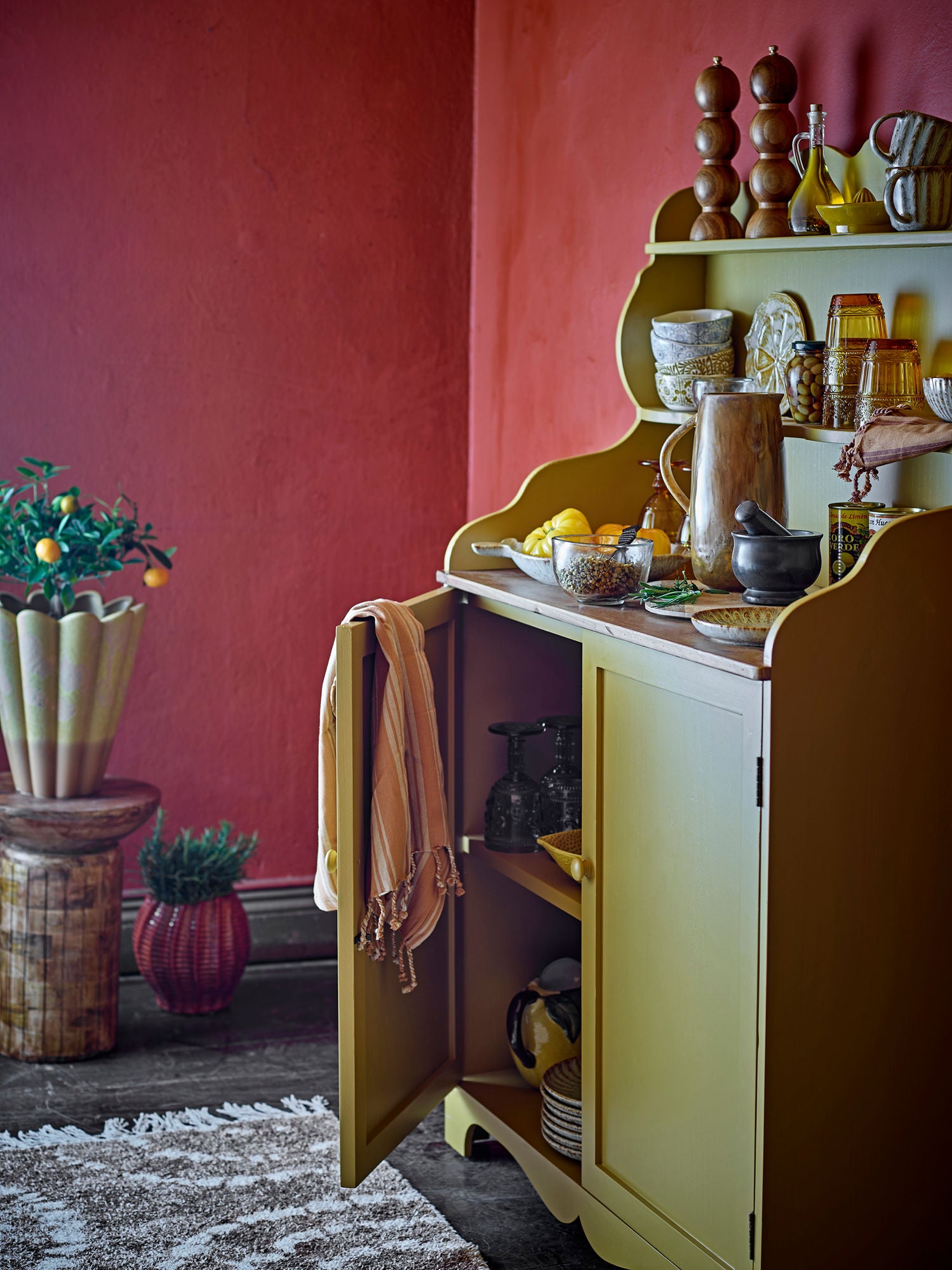 Libby Anrichte, gelb lackiert