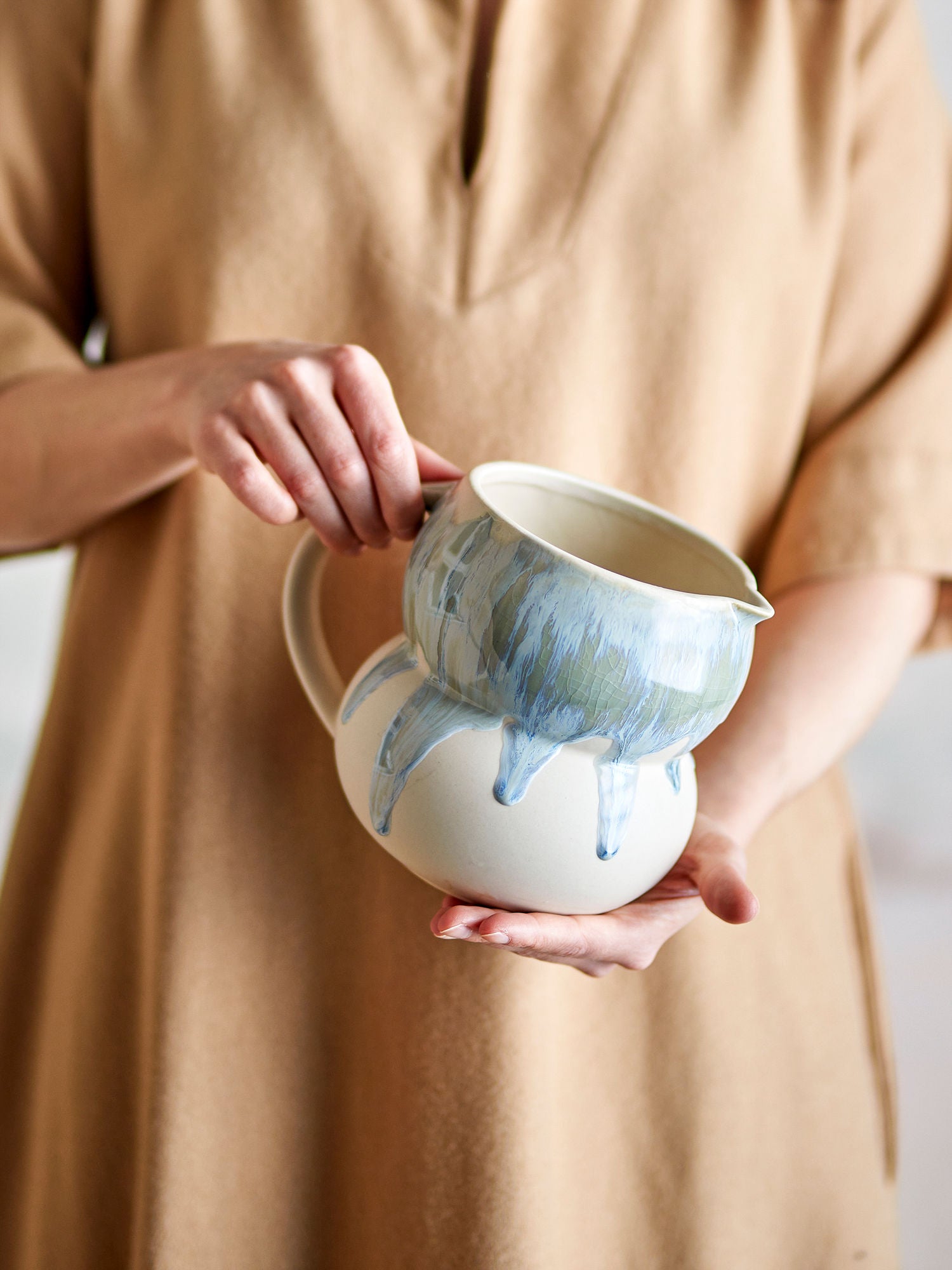 Luna Milchkännchen Blau Steinzeug Reaktive Glasur Dekorativ und Praktisch