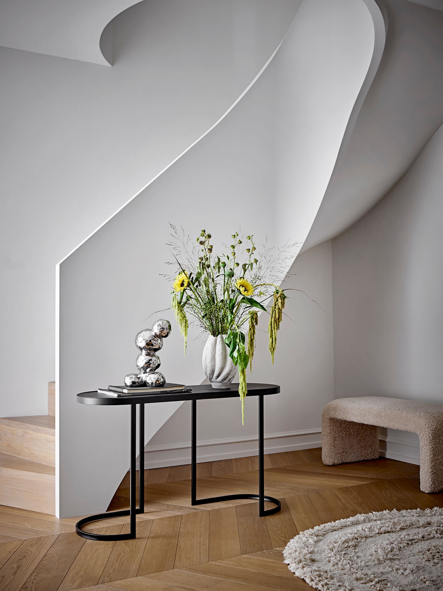 Bouclé Sitzbank Natur Organisch Geformt Dekorative Sitzgelegenheit Vielseitig Einsetzbar