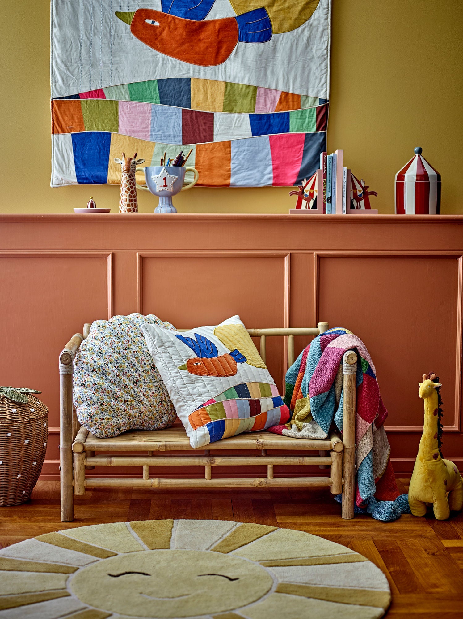 Sun Teppich, rundes Woll-Design mit Sonnenmotiv