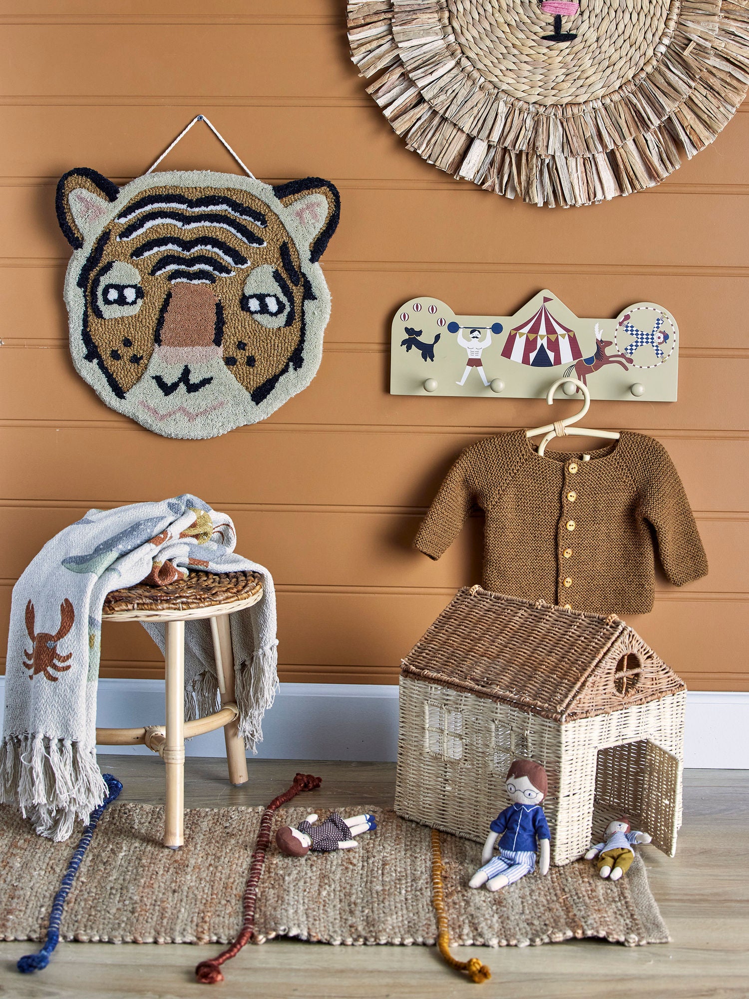 Miou Garderobe, Braun, FSC® 100%, MDF