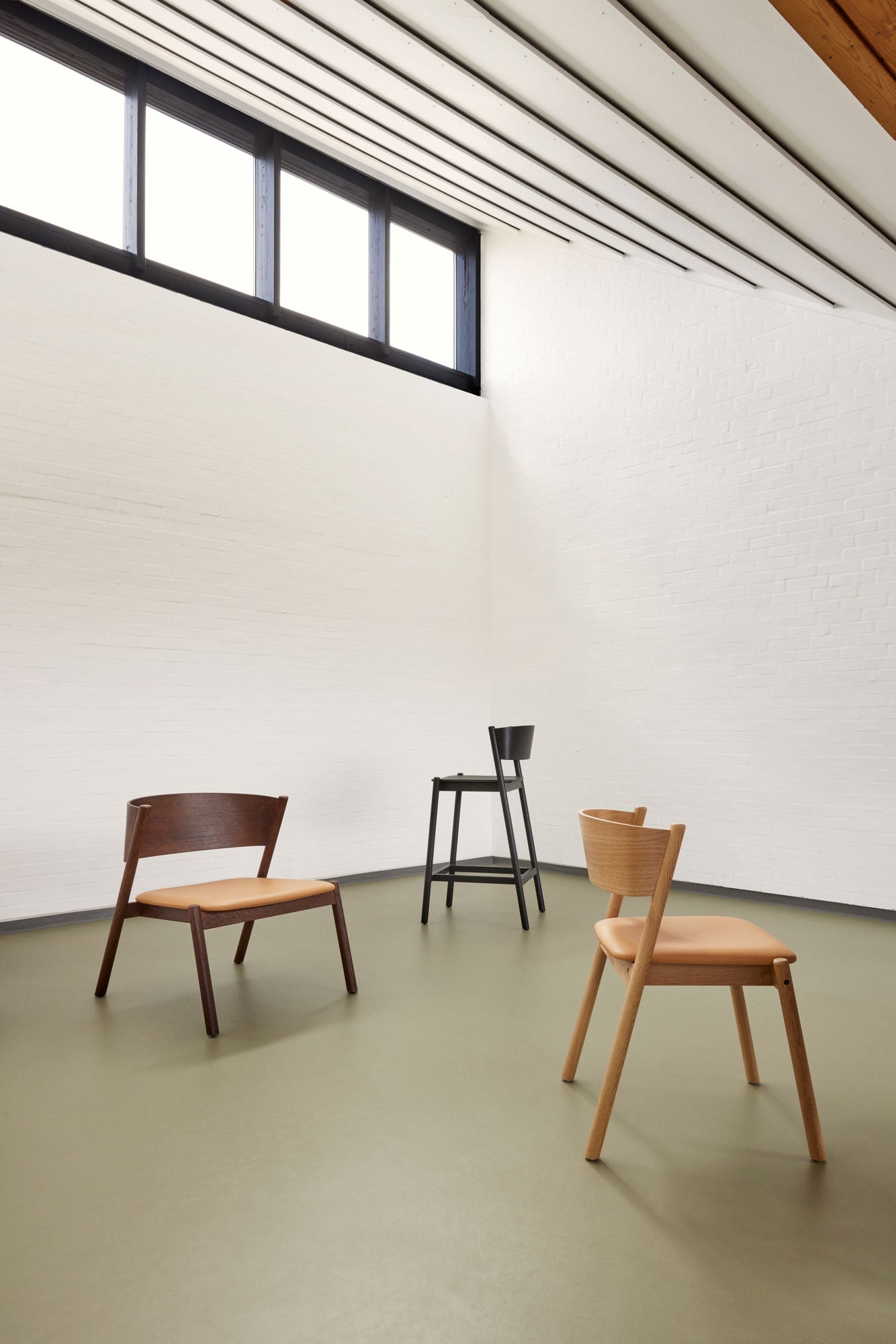 Oblique Barhocker Schwarz