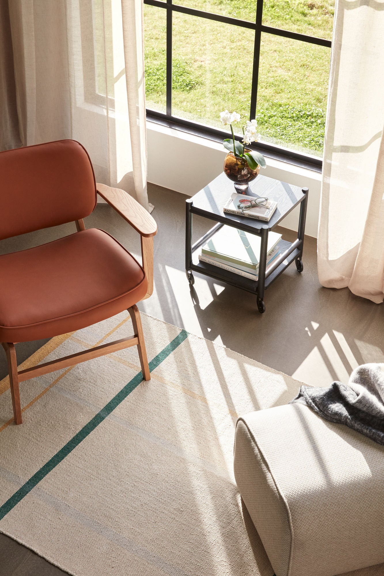 Norm Servierwagen Schwarz