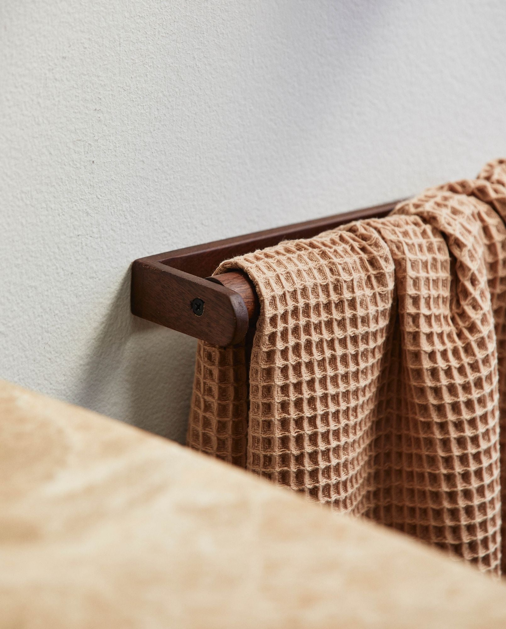 Zaton Handtuchhalter Dunkles Akazienholz Naturdesign Praktisch Elegant