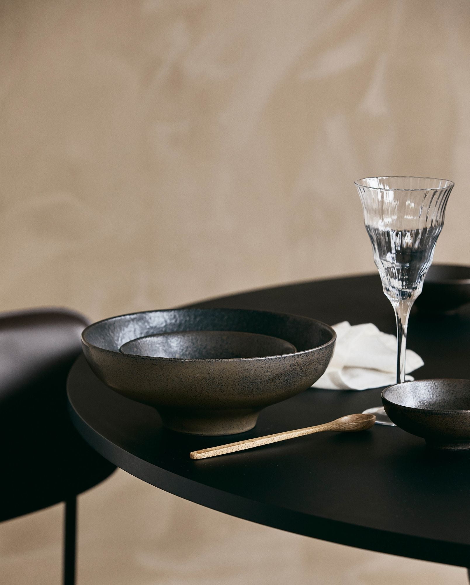 INEZ Schale L Schwarz Matt Moderne Keramik mit Mattem Finish