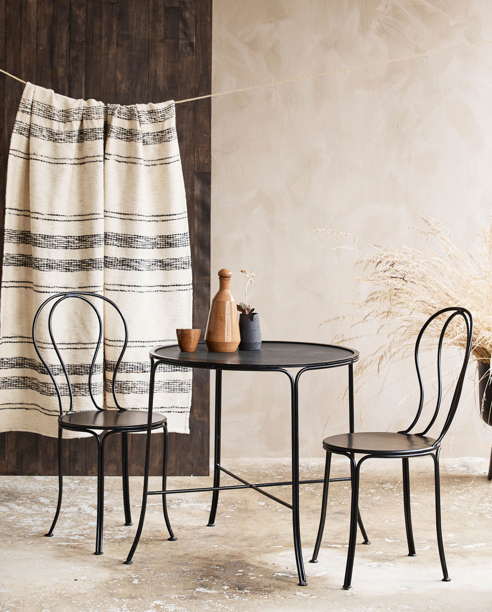 OLIVO Gartentisch Rund Aus Eisen Schwarz Lackiert Zeitlos Elegant