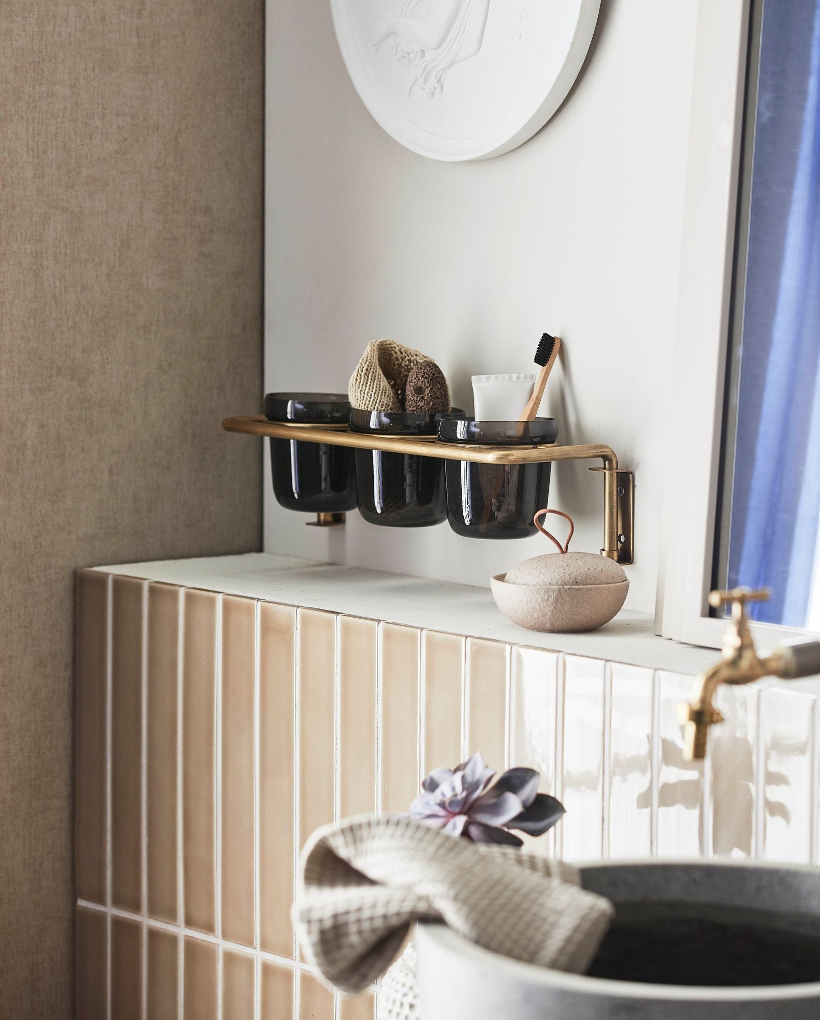 Wandregal mit Glasgefäßen für Kräuter und Dekoration Abnehmbare Gläser