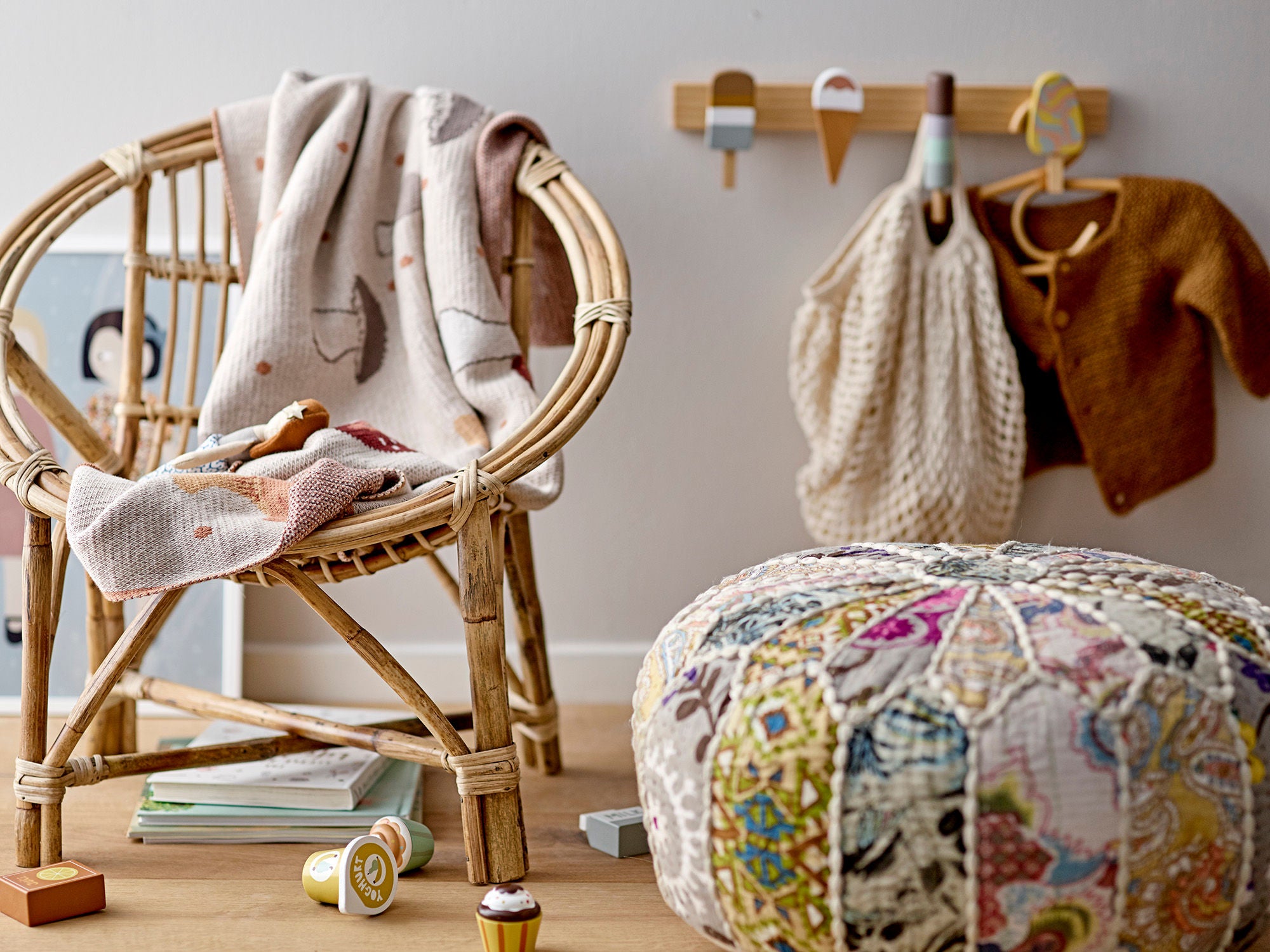 Zyon Garderobe, Braun, FSC® 100%, Beech