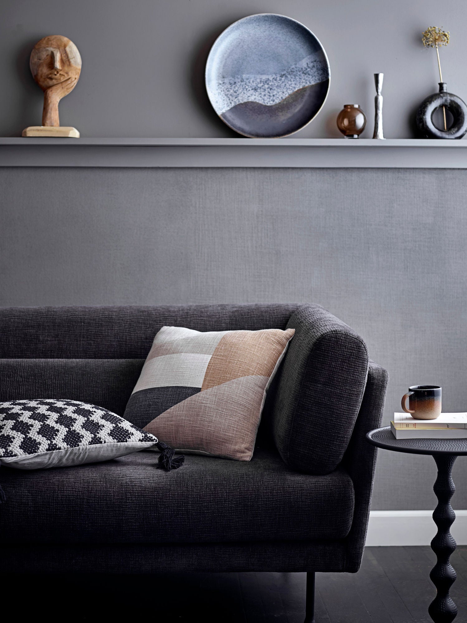 Baldvin Deko-Vase Aus Steingut mit Grüner Glasur für Trockenblumen und Ausstellungsstücke Maße Breite 6 cm Länge 18 cm Höhe 20 cm