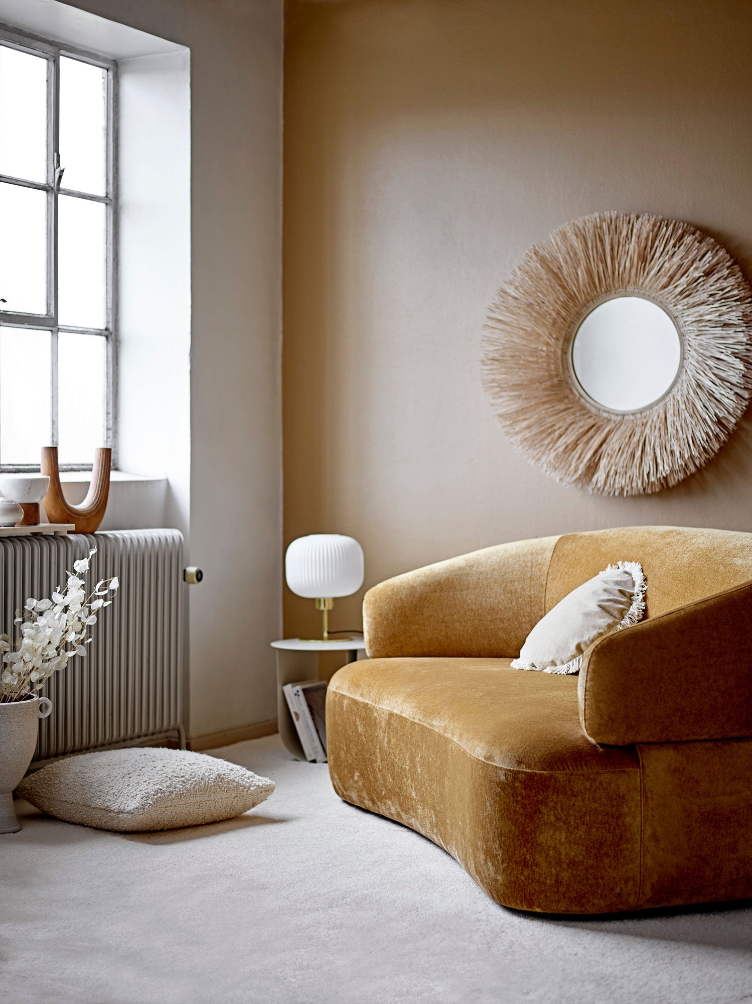 Cher Beistelltisch Kleiner Natur Metall Pulverbeschichtet mit Stauraum für Zeitschriften und Bücher