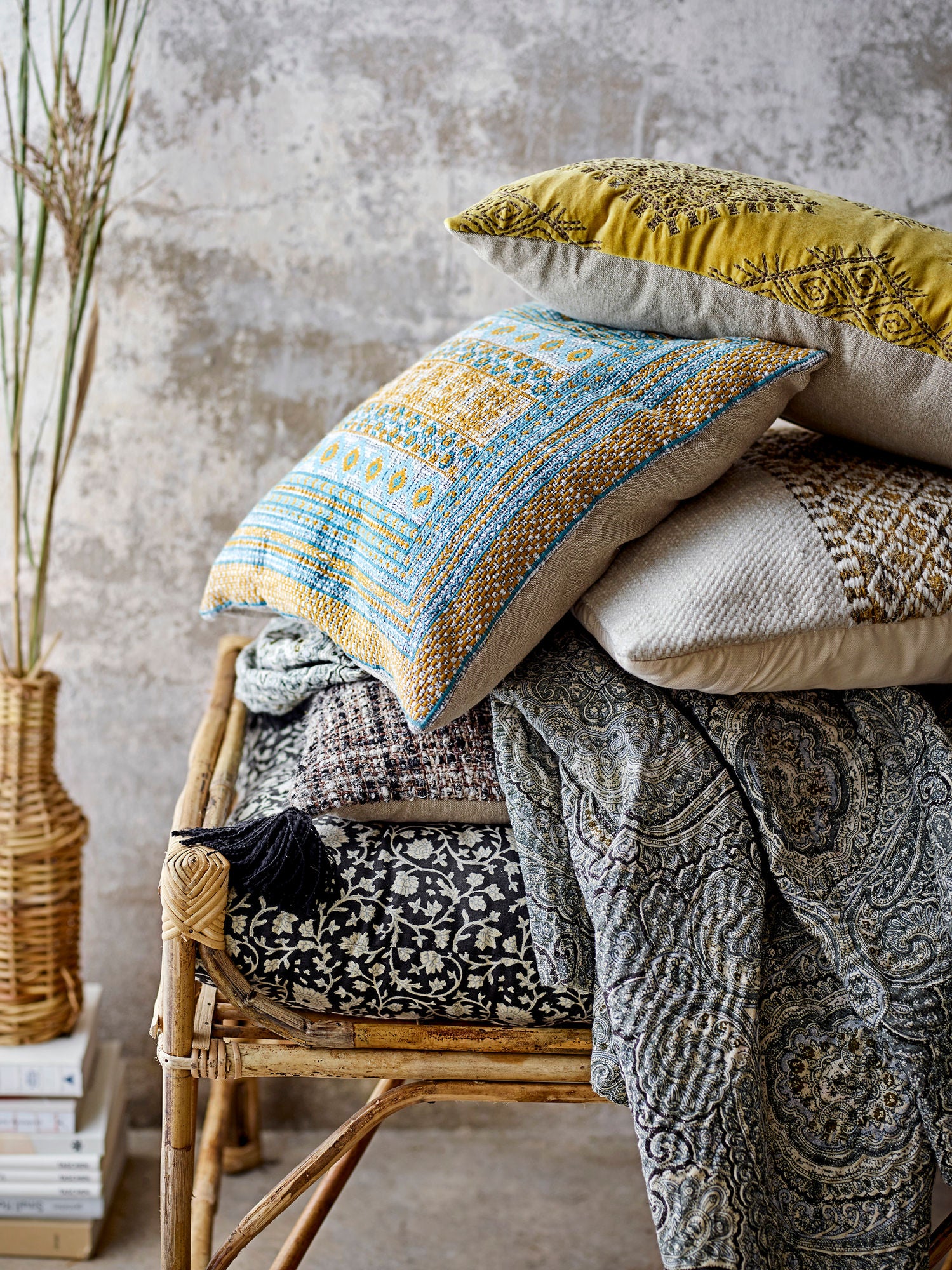 Pammi Sitzbank Natur Holzrahmen Rohrstock Elemente Beruhigende Eleganz