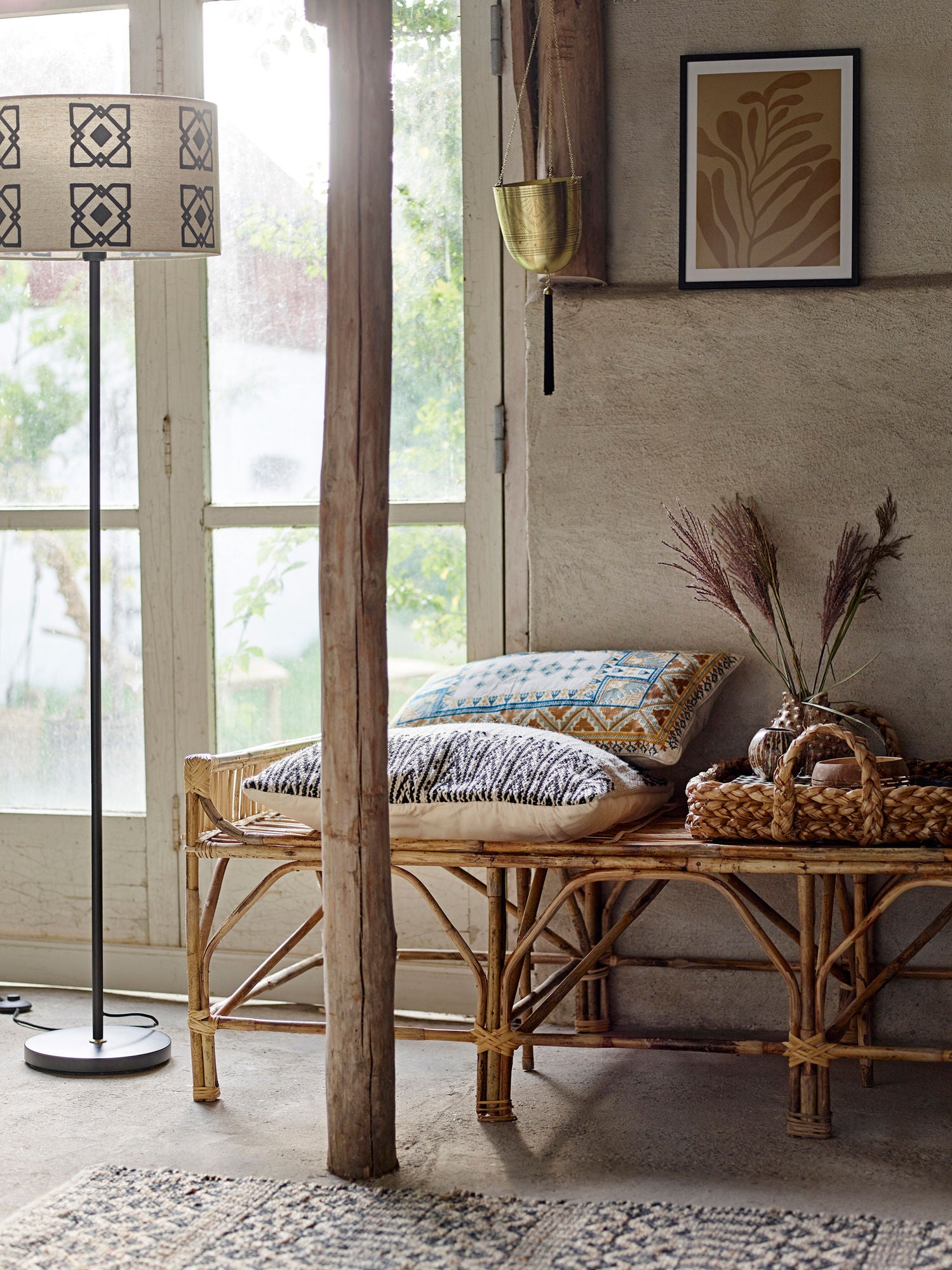 Selita Stehlampe Schwarz Metall mit Naturfarbenem Schirm für Gemütliches Licht