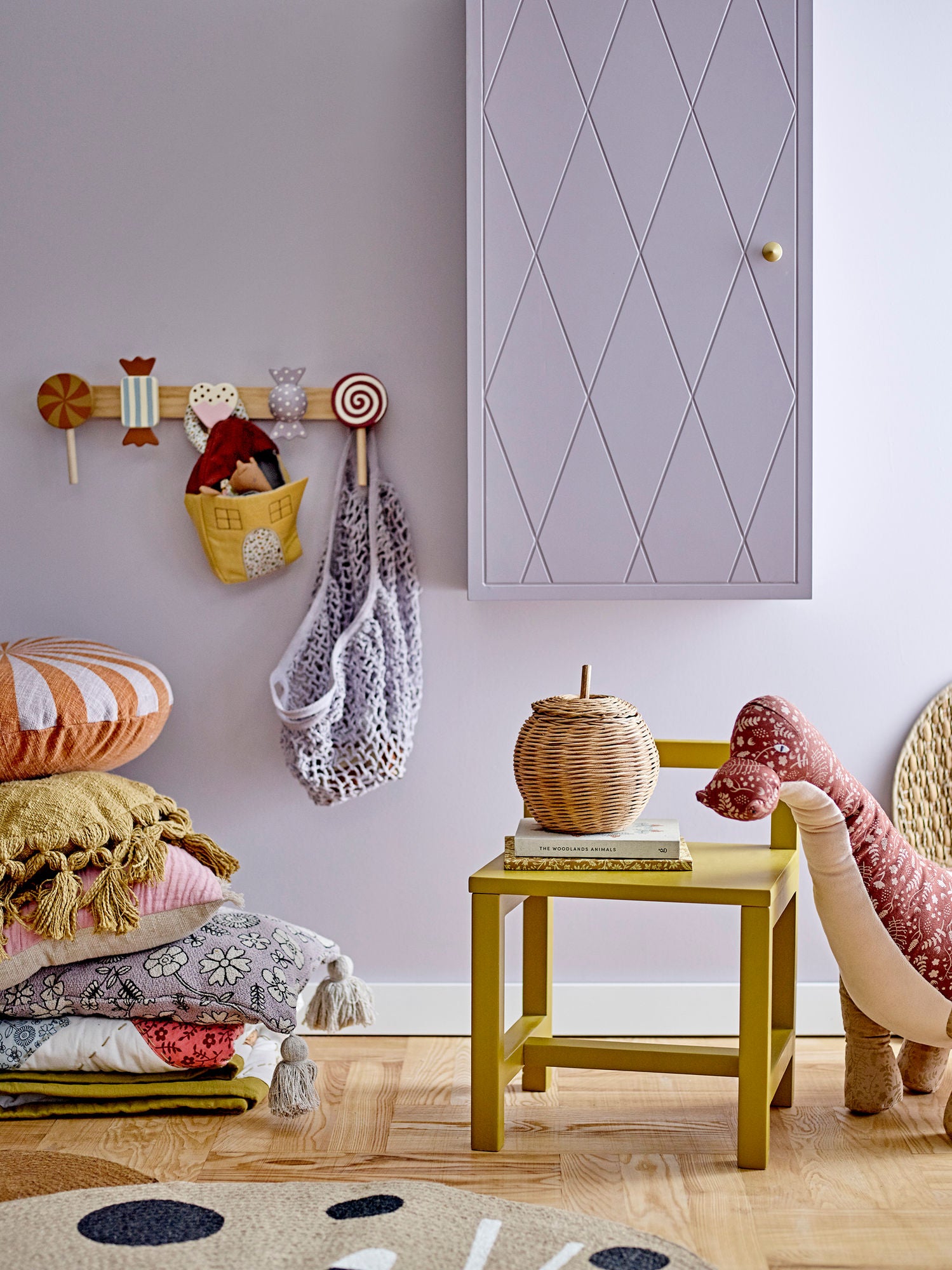 Nell Kabinett, Violett, MDF