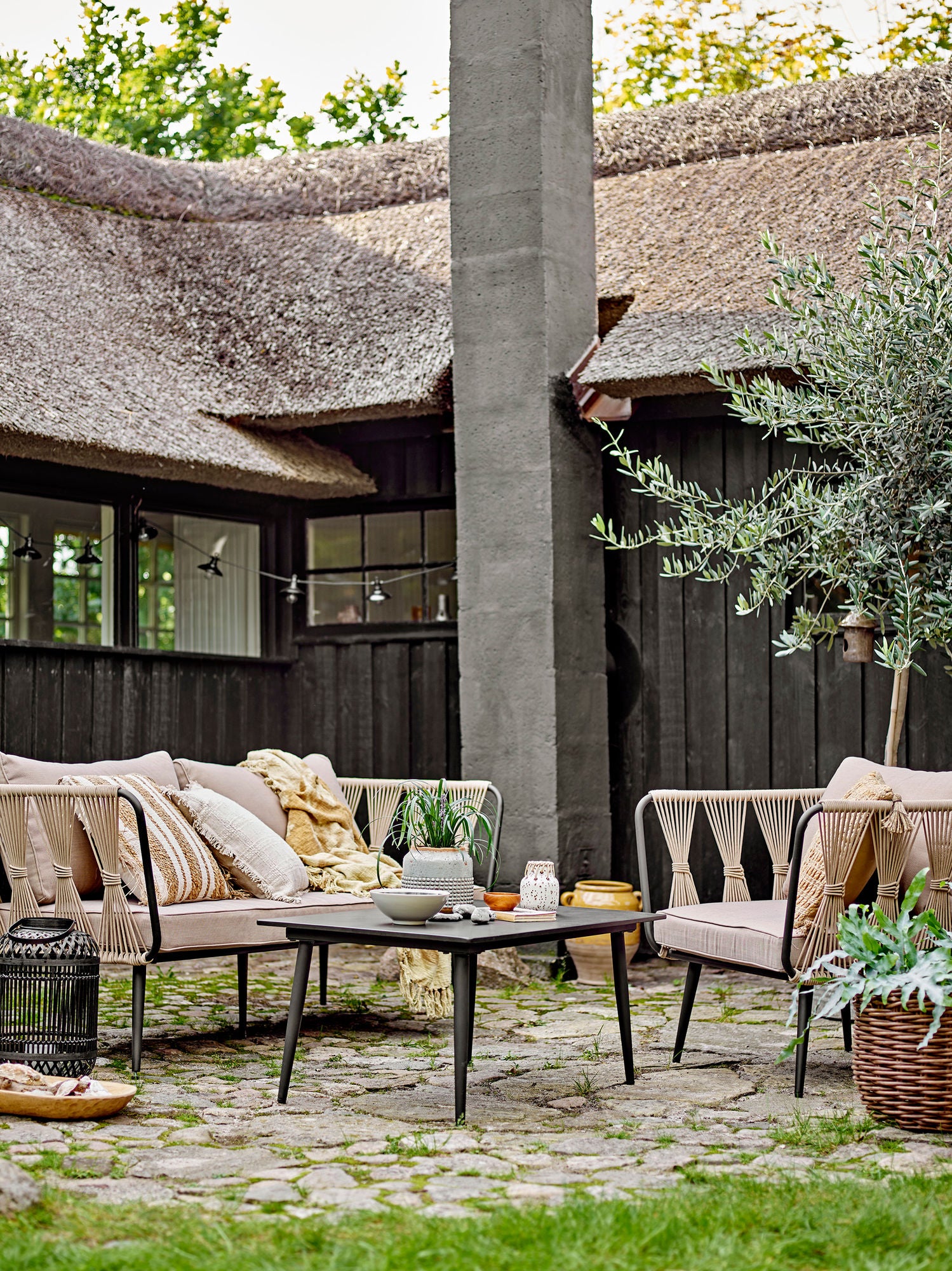 Pavone Couchtisch Schwarz Robuste Metallkonstruktion Vielseitig für Garten