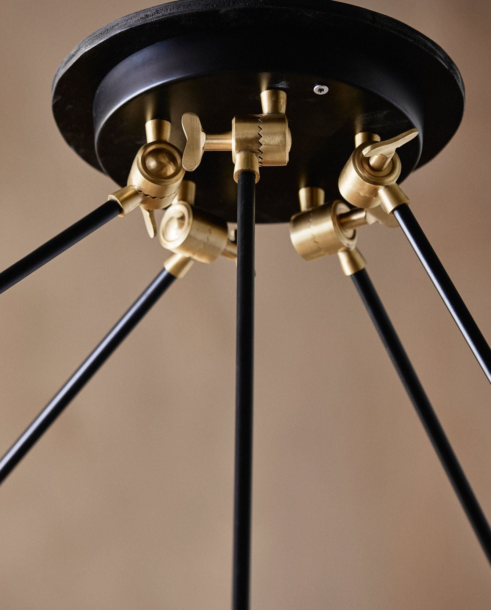 Pendelleuchte Fünf Arme Schwarz Lackiert Eisen Modernes Design