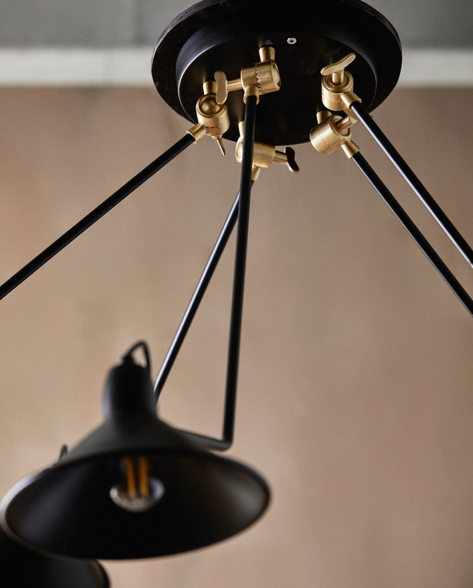 Pendelleuchte Fünf Arme Schwarz Lackiert Eisen Modernes Design