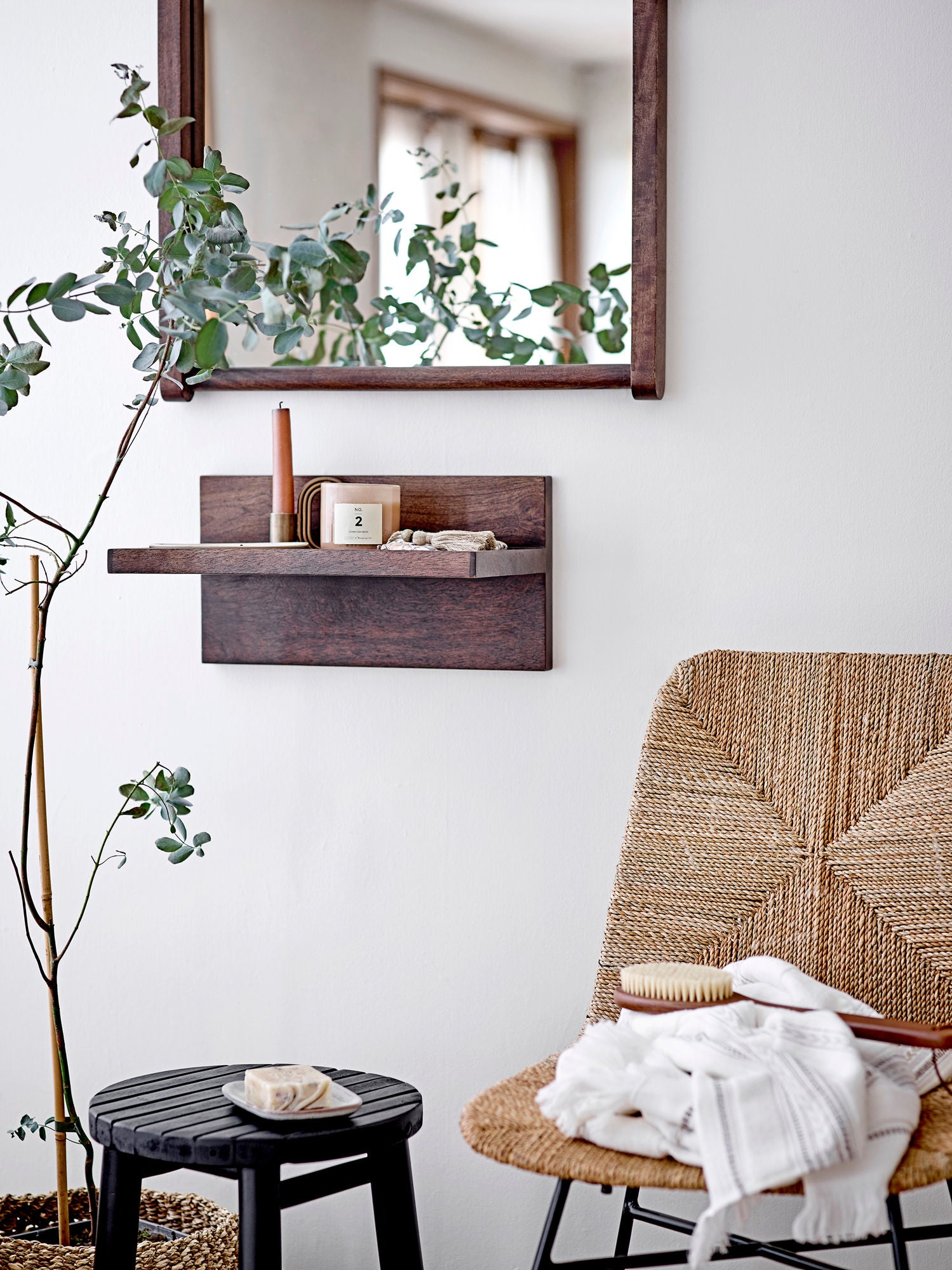 Bilbo Bambus Hocker Schwarz Skandinavischer Stil Vielseitig Einsetzbar Als Hocker Beistelltisch