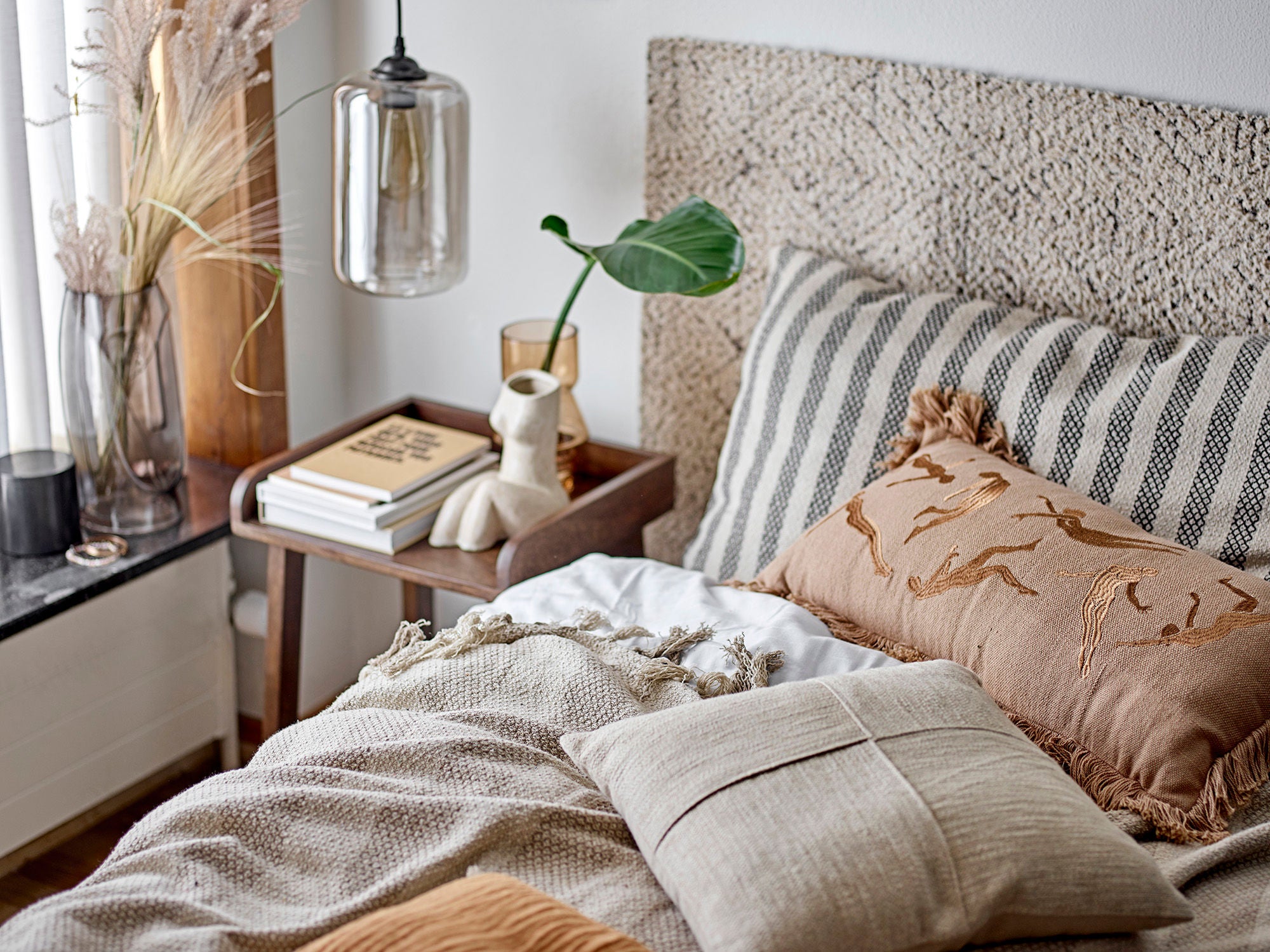 Ditta Graue Glasvase mit Schlichtem Design und Femininen Touch für Ein Stilvolles Zuhause