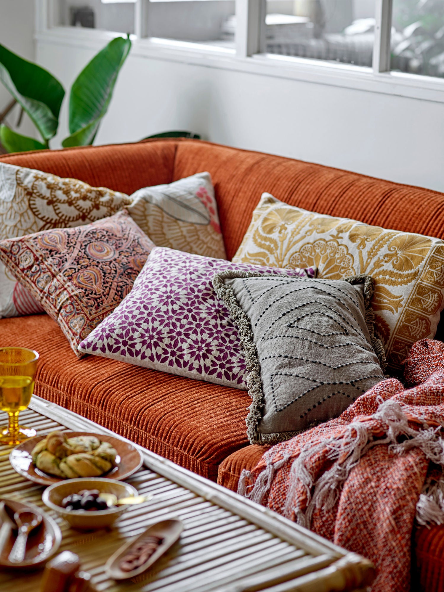 Baloo Kissen Aus Baumwolle Braun mit Fransen und Geometrischem Print für Sofa und Sessel