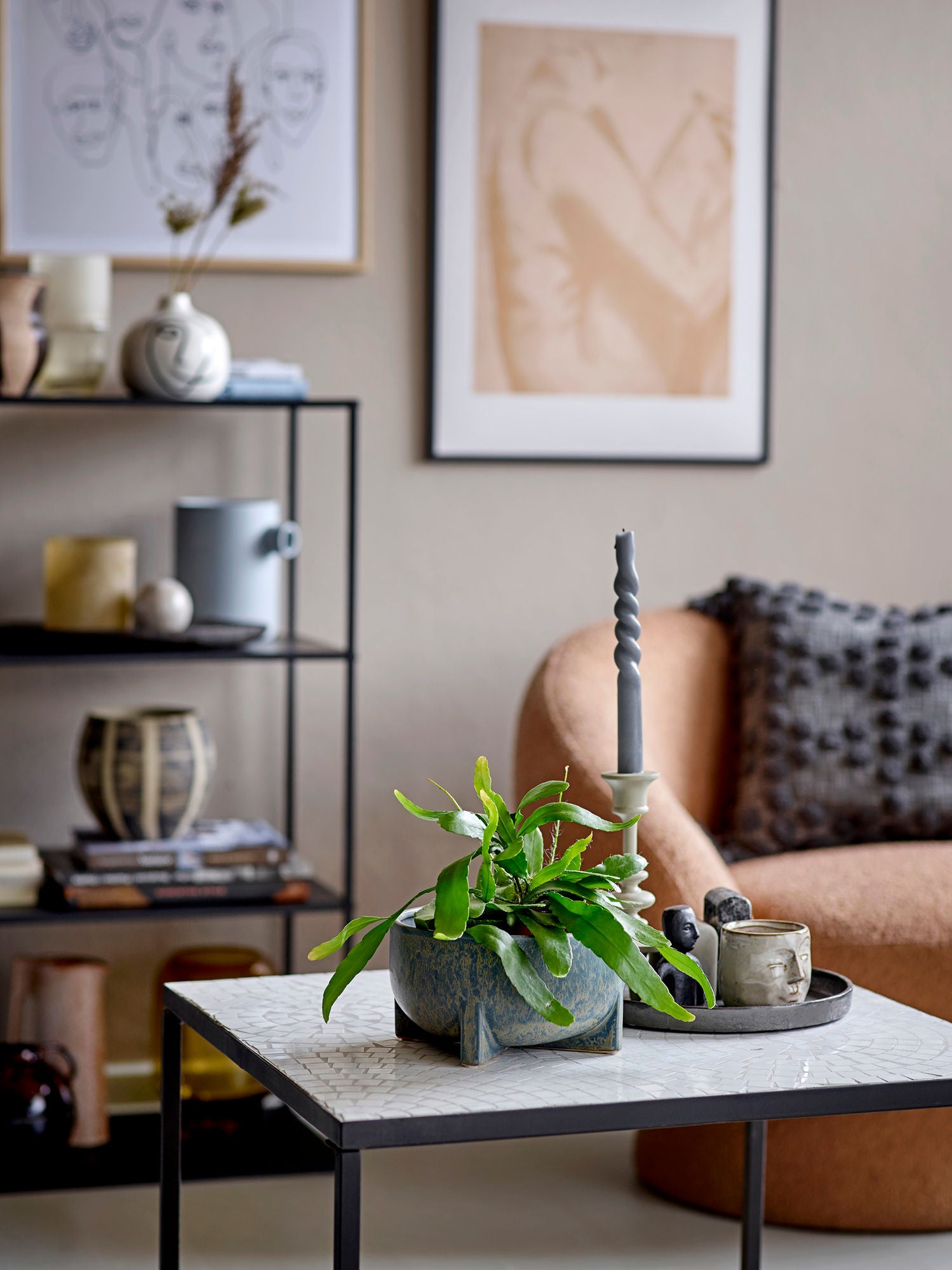 Niah Couchtisch Steinplatte Keramik Weiß Metallrahmen Elegante Wärme