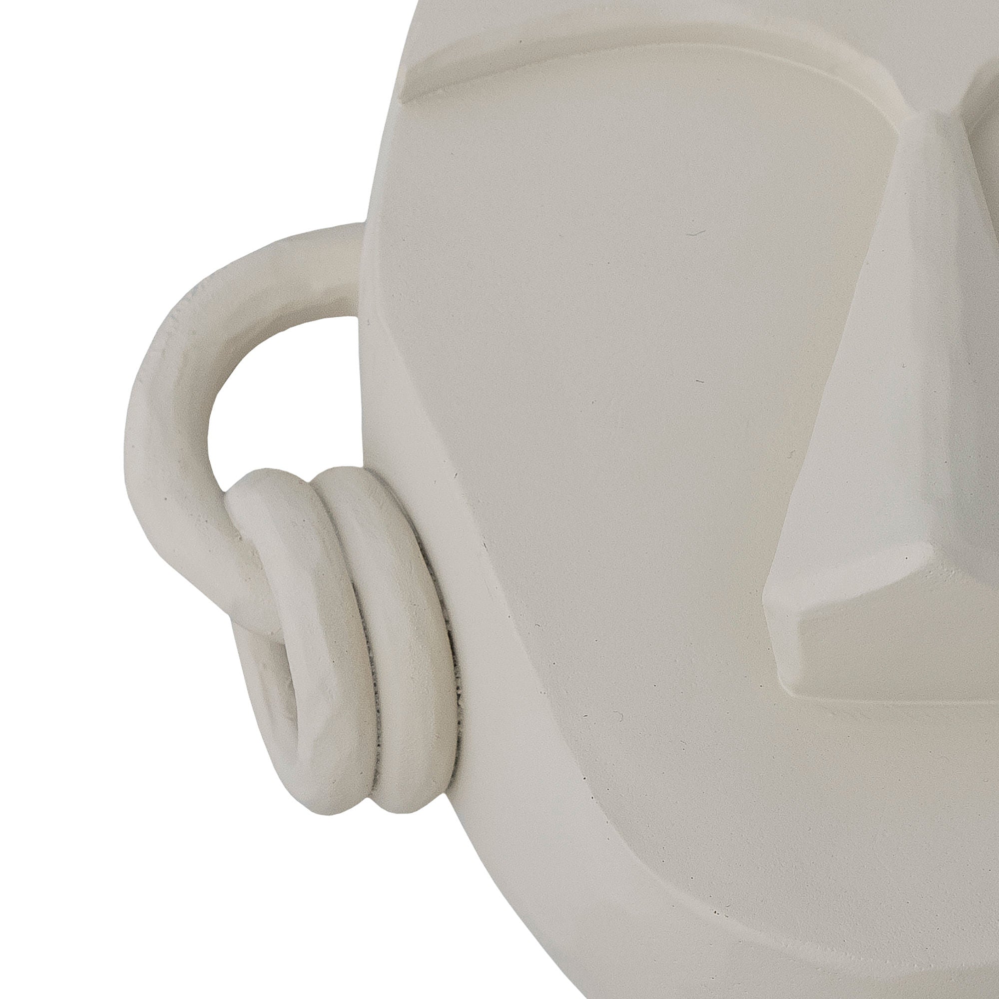 Luelle Deko Figur Aus Weißem Polyresin mit Zeitloser Eleganz und Ohrringen