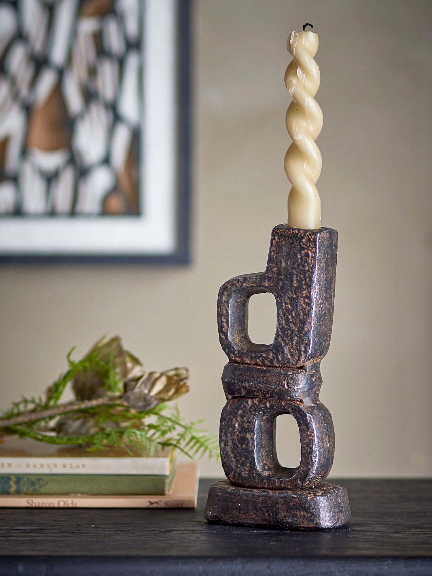 Sanah Kerzenhalter Gusseisen Schwarz Skulpturaler Industrial Stil