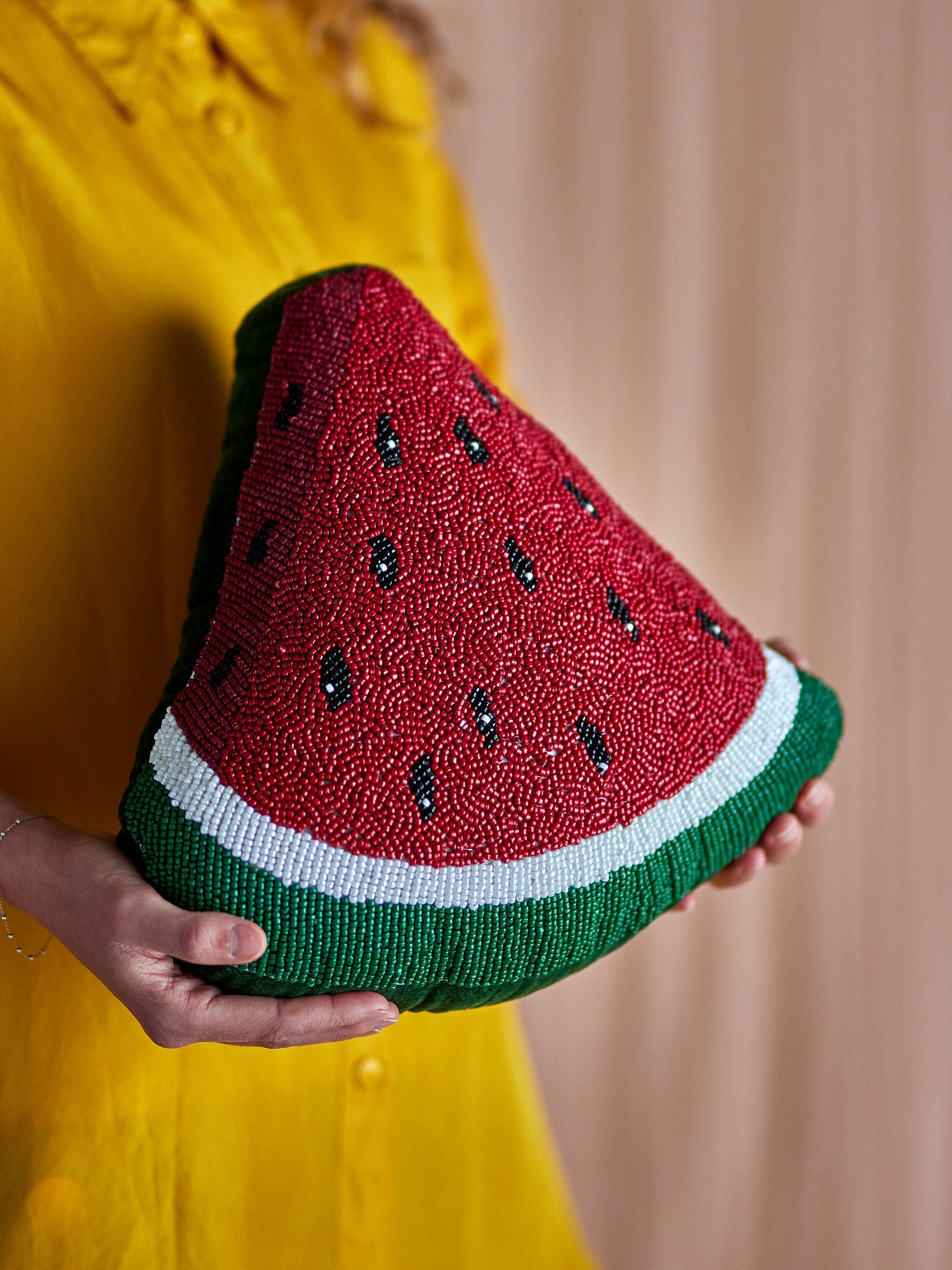 Senga Kissen Rot Baumwolle Kuscheliges Loungekissen mit Glasperlenakzenten