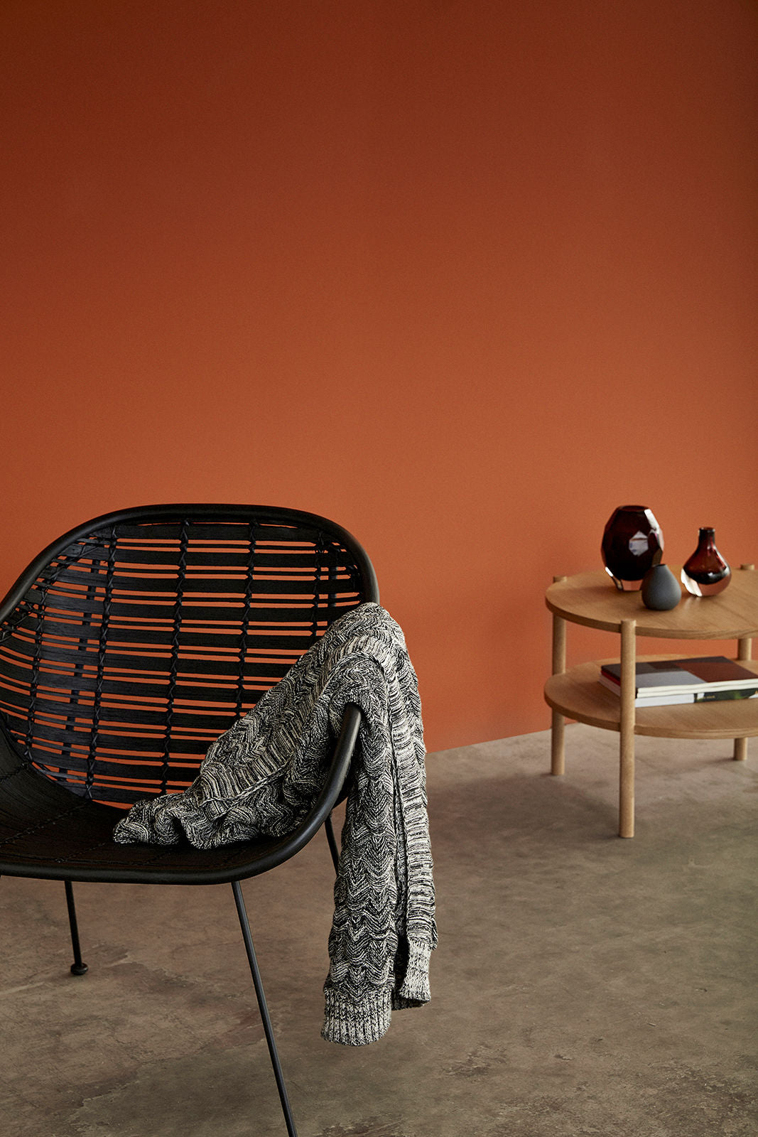 Facet Vase Burgundy – Facettenreiches Design in edlem Violett