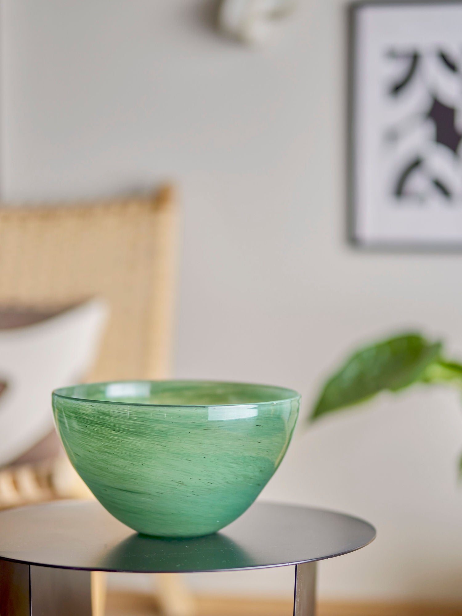 Esmaralda Grüne Glasschale Handgeblasen mit Streifenmuster und Variierenden Grüntönen 15 cm Hoch 25 cm Durchmesser