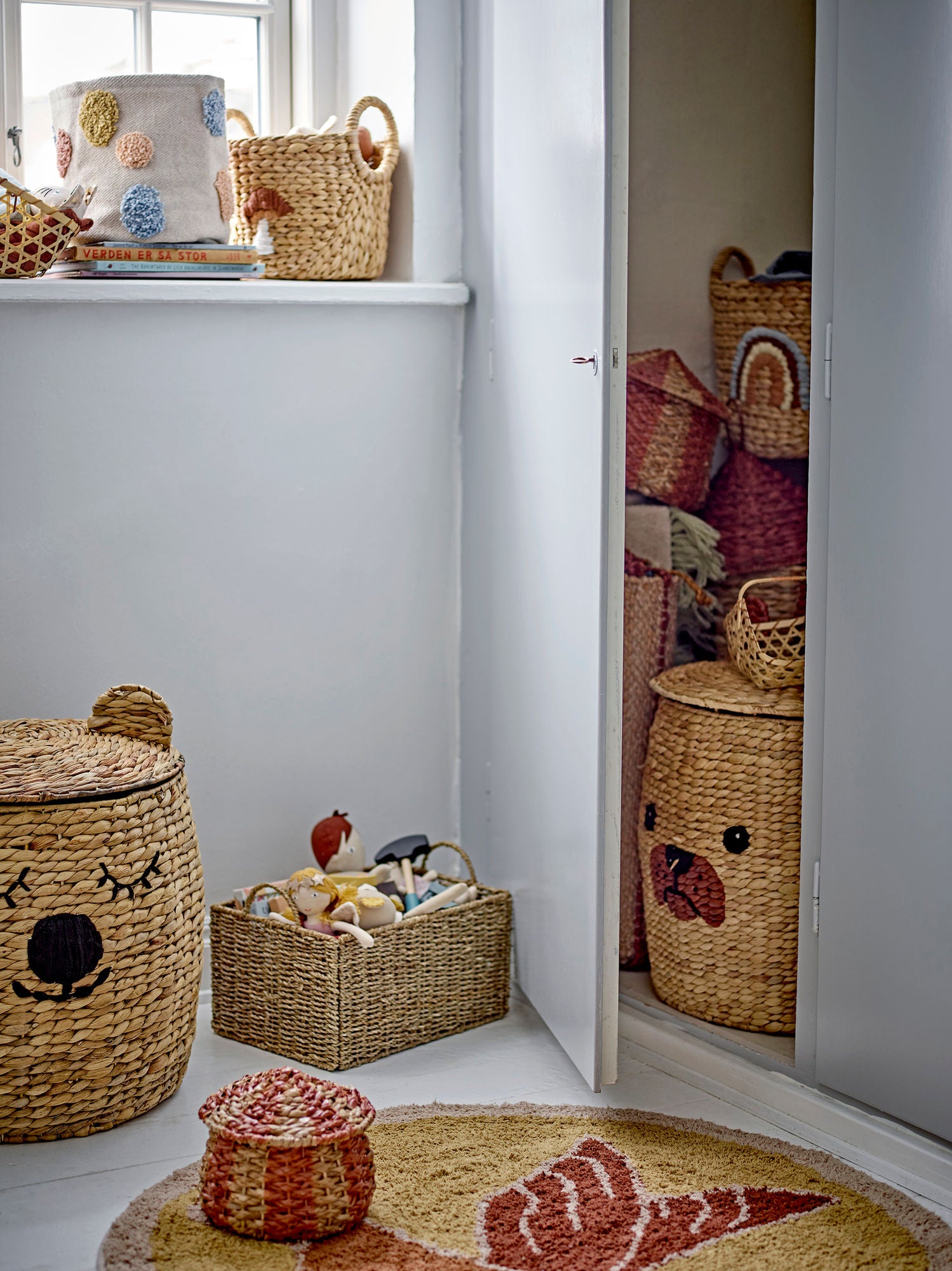 Dolma Korb mit Deckel aus Wasserhyazinthe fürs Kinderzimmer