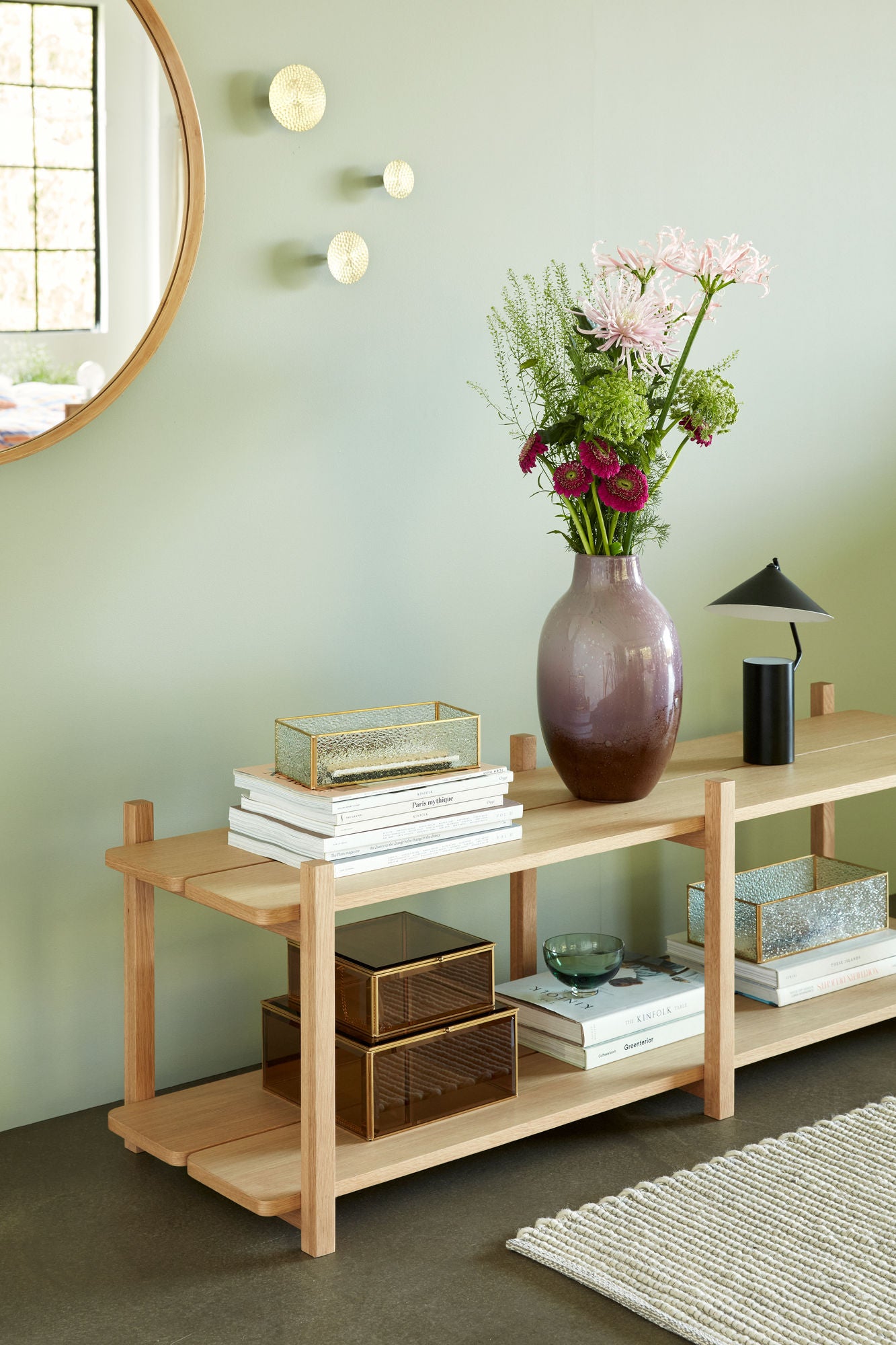 Sen Tischlampe Schwarz – Minimalistische Eleganz mit funktionalem Design