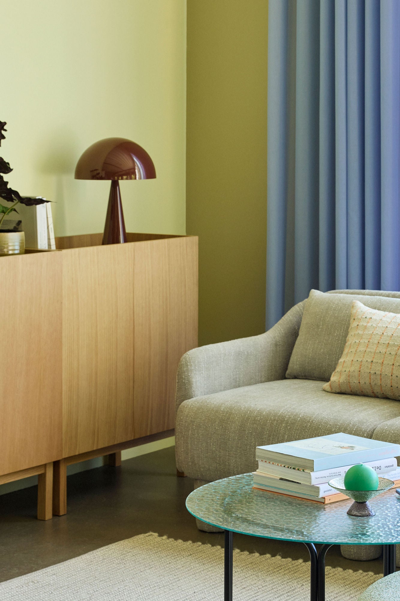 Mush Tischlampe Tall Braun Hochglänzendes Finish für Behagliches Licht