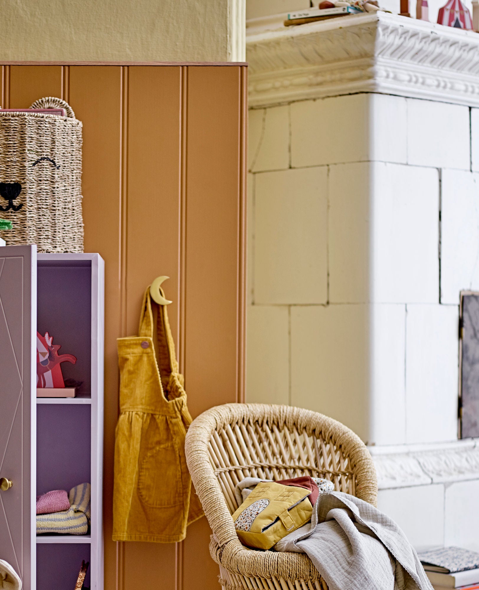 Nell Kabinett, Violett, MDF