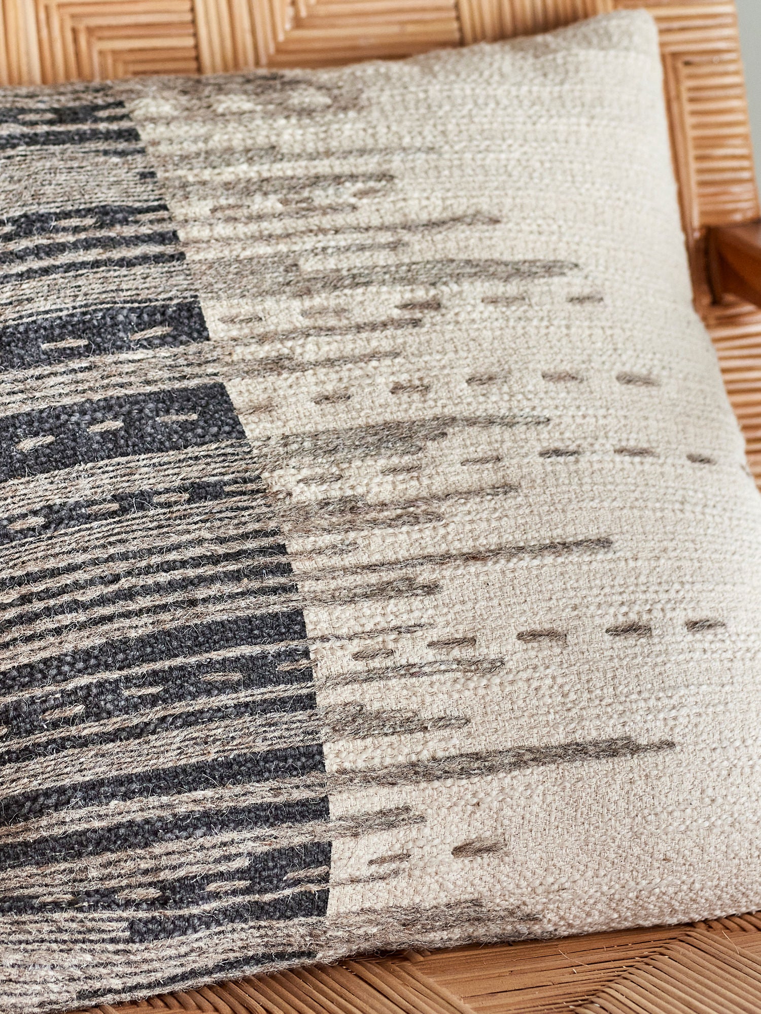 Seaford Kissen mit Stickerei, Naturtöne