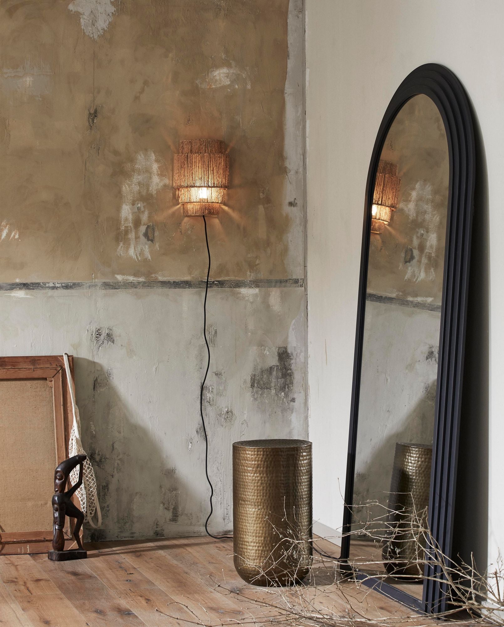 SEWA Beistelltisch Aus Eisen mit Messingfinish Dekorativ und Robust