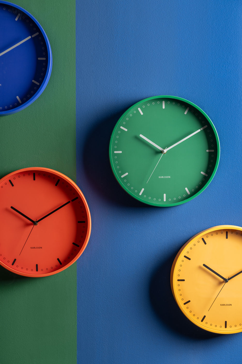 Wanduhr Cool Retro Mango-Gelb Schlankes Gehäuse Mit Klaren Markierungen