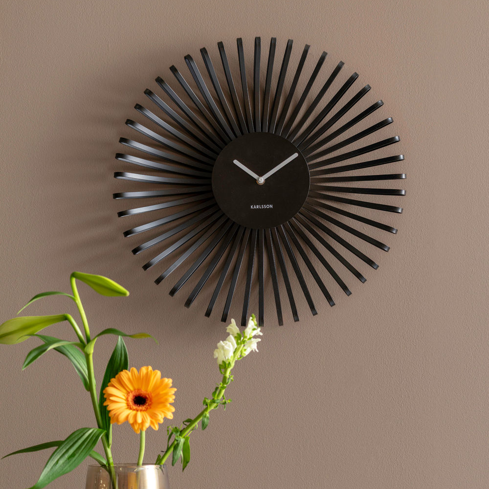 Wanduhr Polo Metallgehäuse 3D Effekt Ausgeschnittene Linien