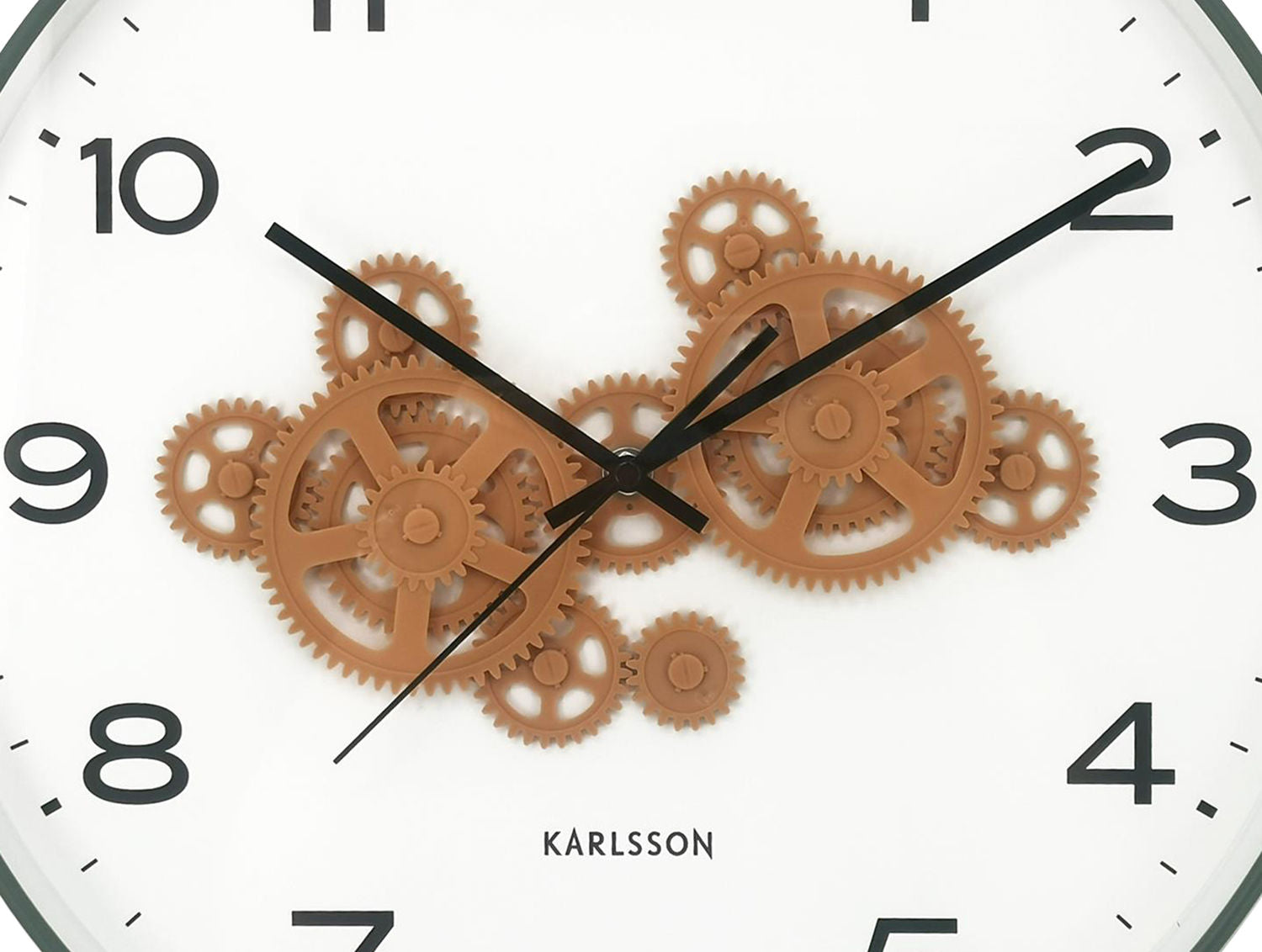 Moderne Open Gear Wanduhr in Dschungelgrün und Ockergelb