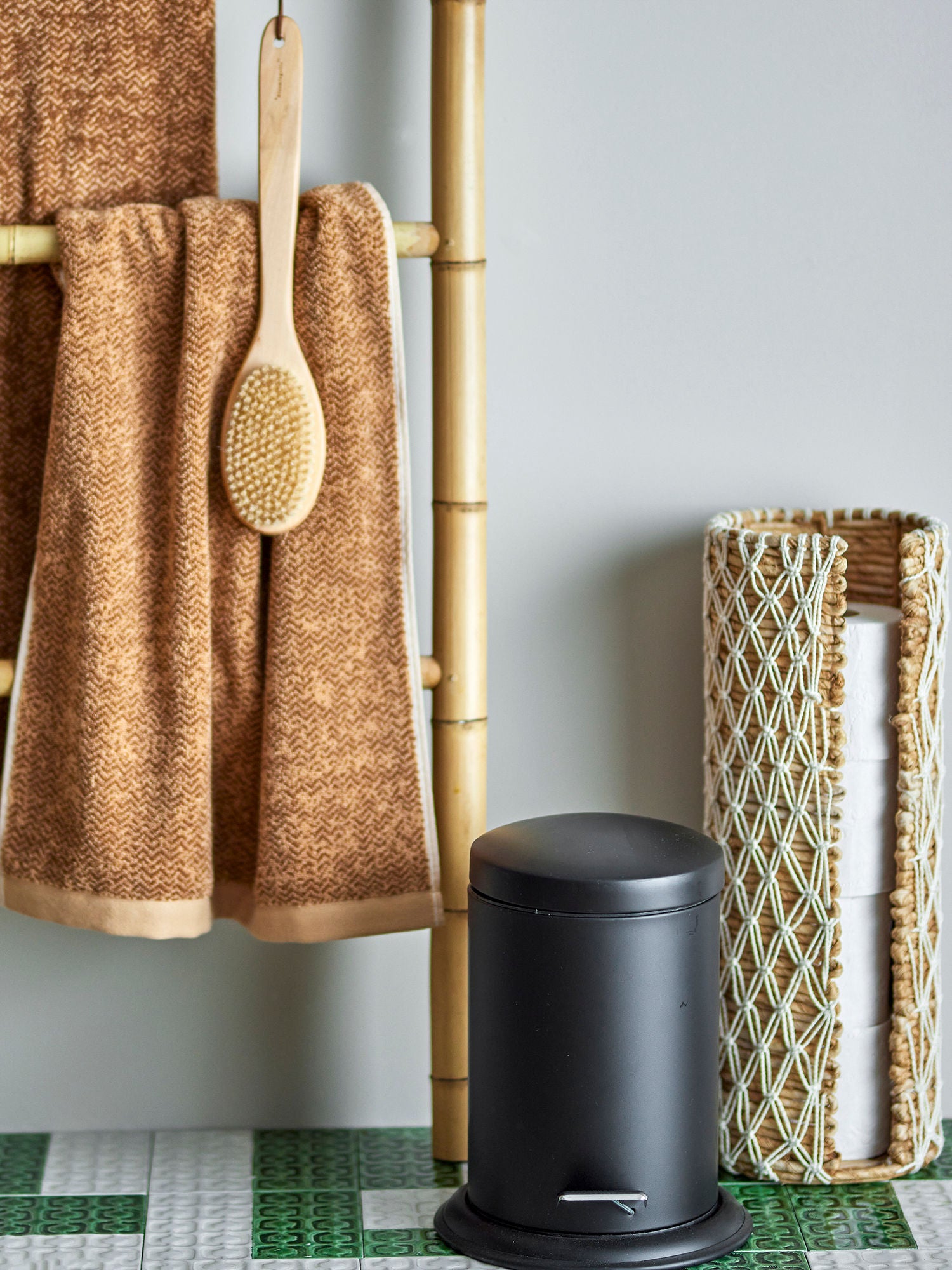 Loupi Abfalleimer Mattes Finish Schwarz Minimalistisches Design