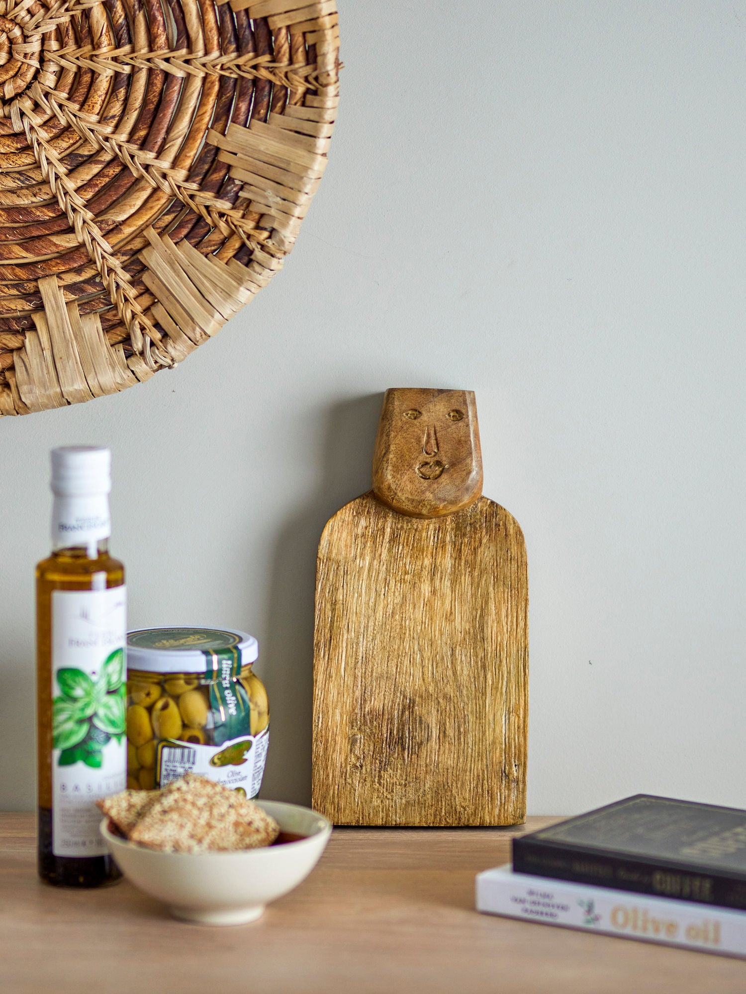 Brooklyn Handgeschnitzt Mangoholz Servierbrett mit Gesicht Käse und Dekoration