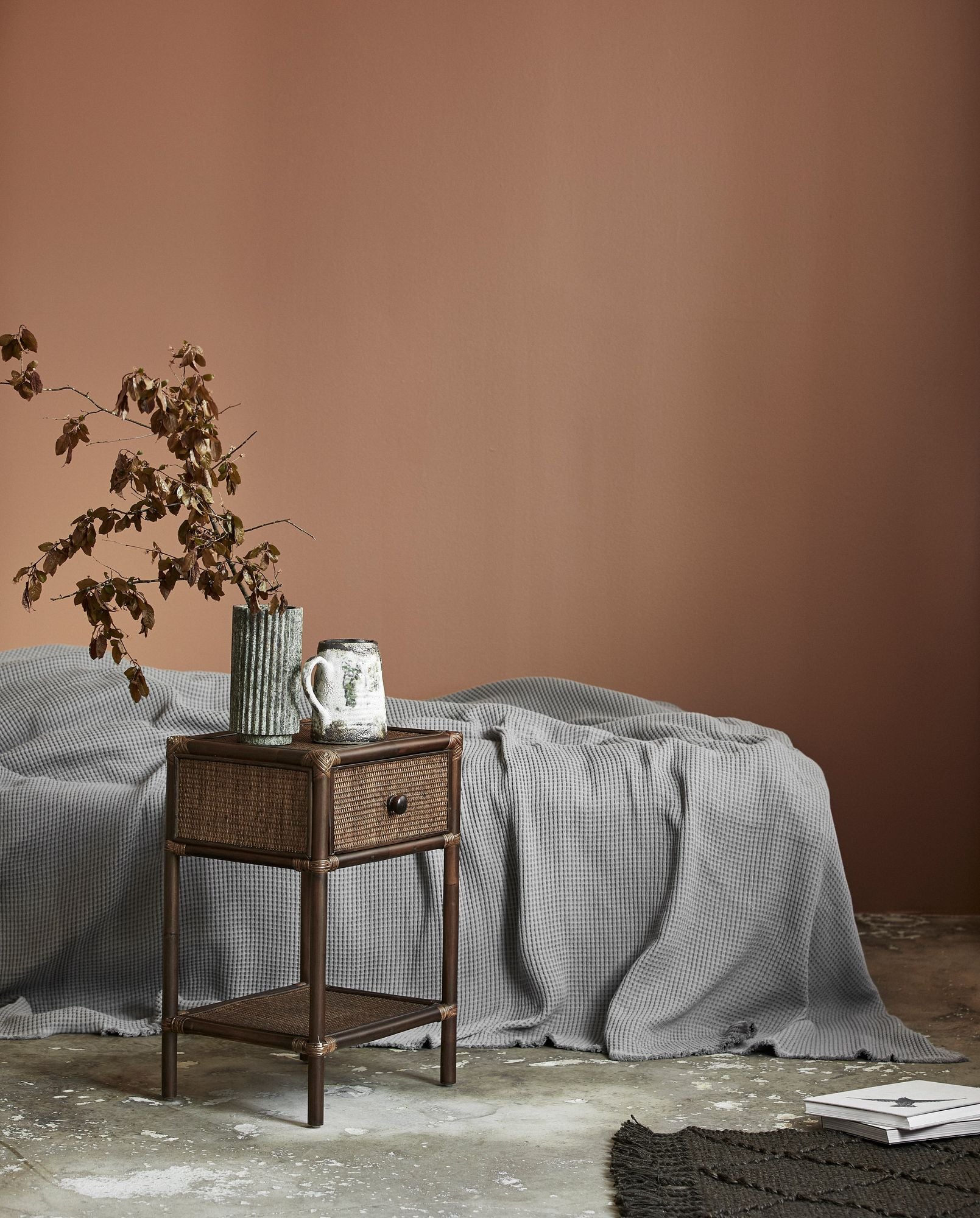 HAYES Beistelltisch Aus Bambus mit Geflechtfront Braun Stauraum In Einer Schublade Natürliche Materialoptik