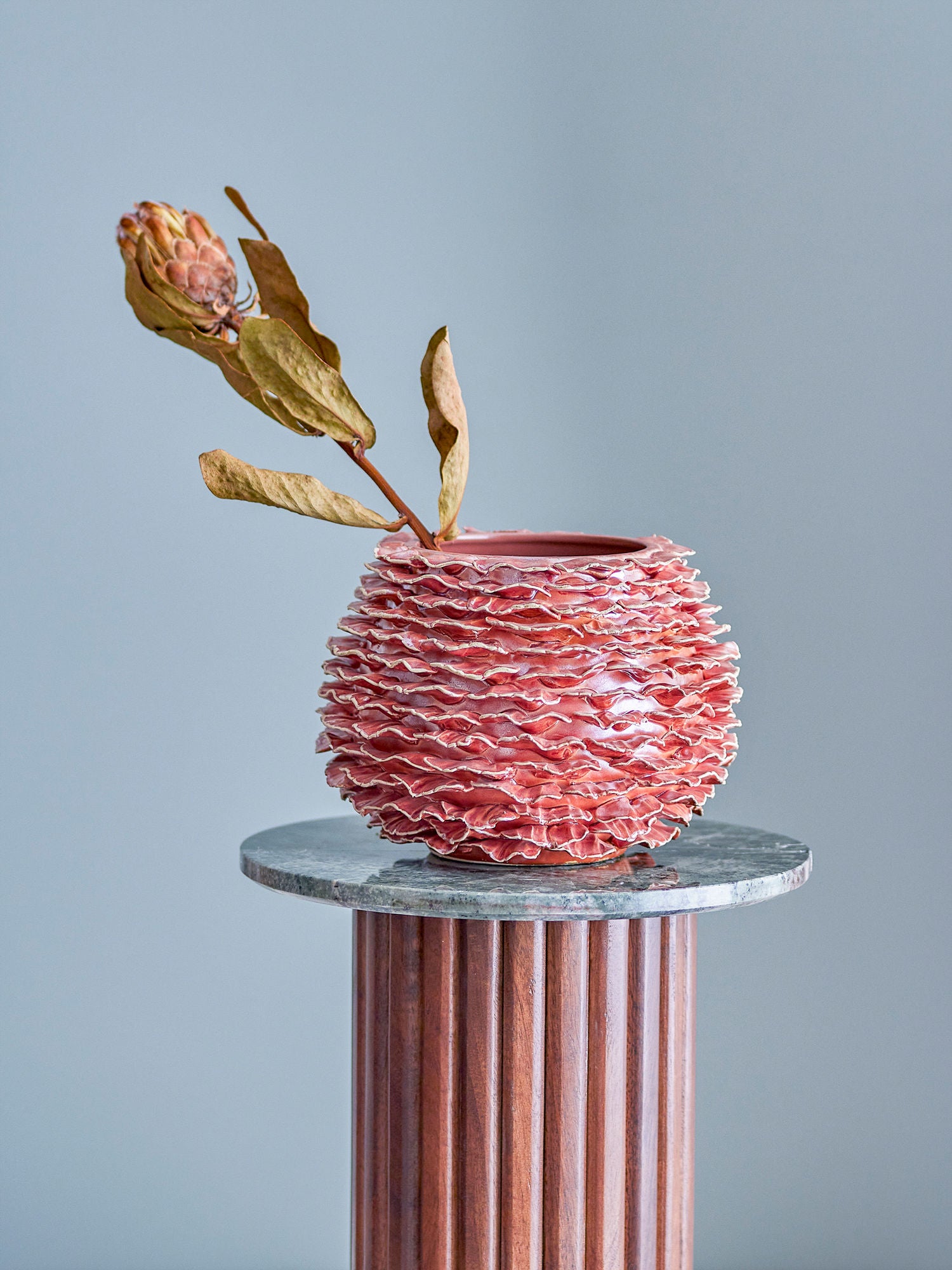 Morwen Vase mit rot-rosafarbener Glasur